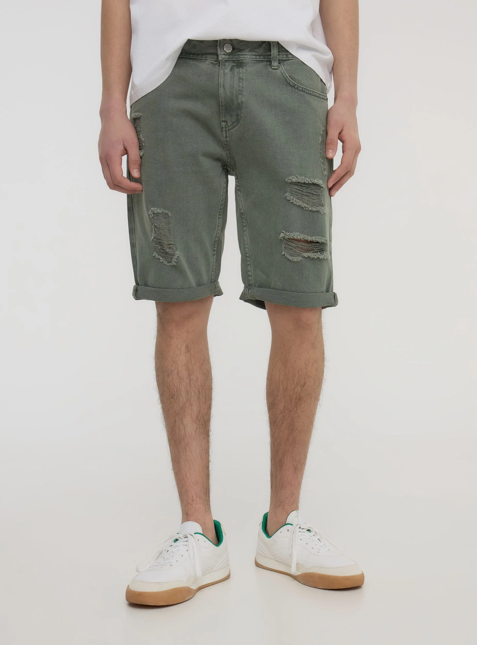 Bermuda in denim con strappi - Image 3
