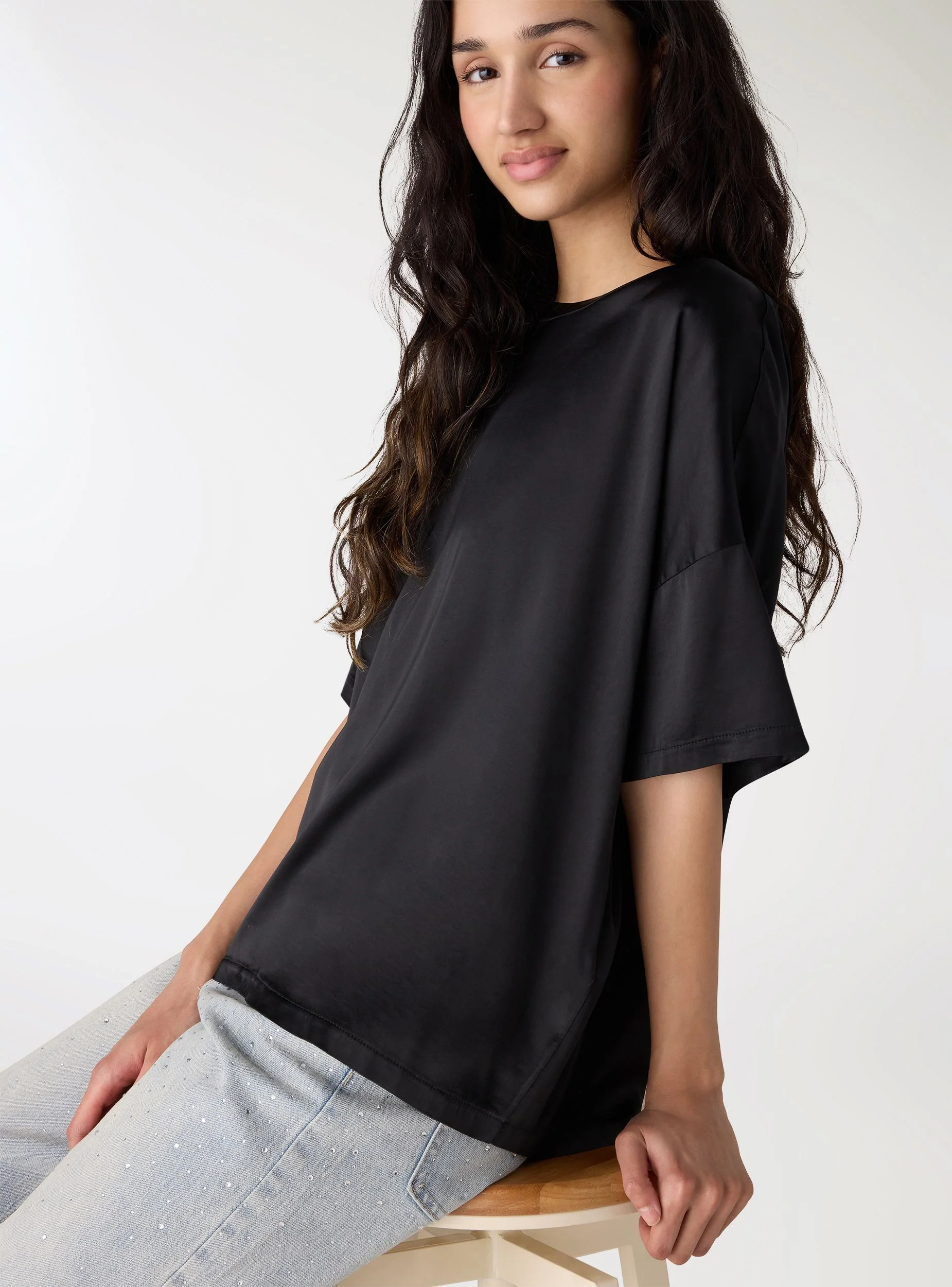Blusa ampia a maniche corte tinta unita satin - Image 4