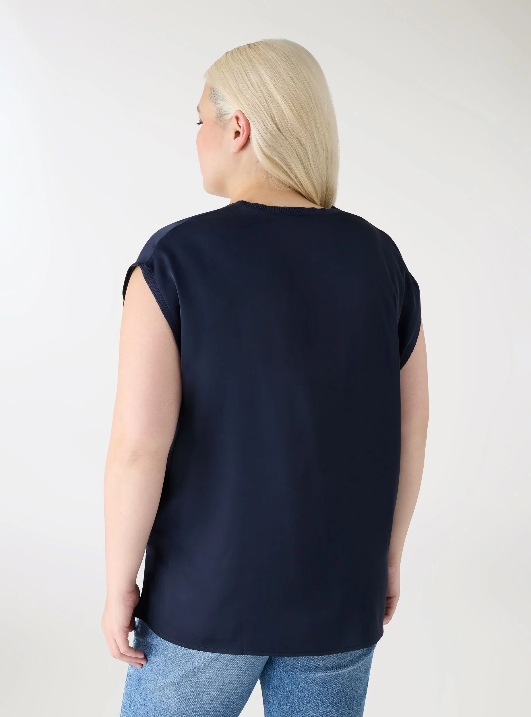 Blusa con scollo a V