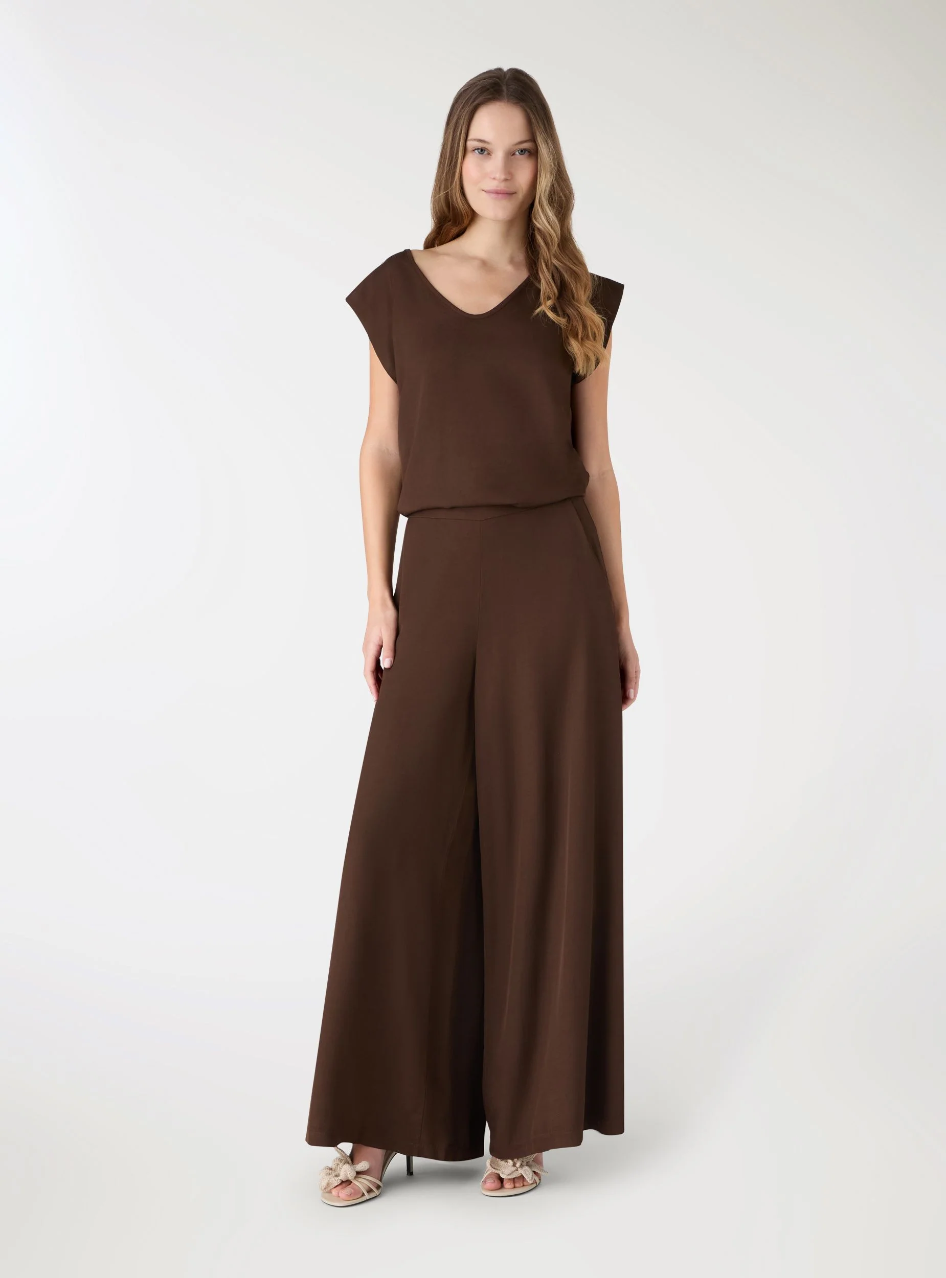 Blusa con scollo a V e maniche ad aletta - Image 2