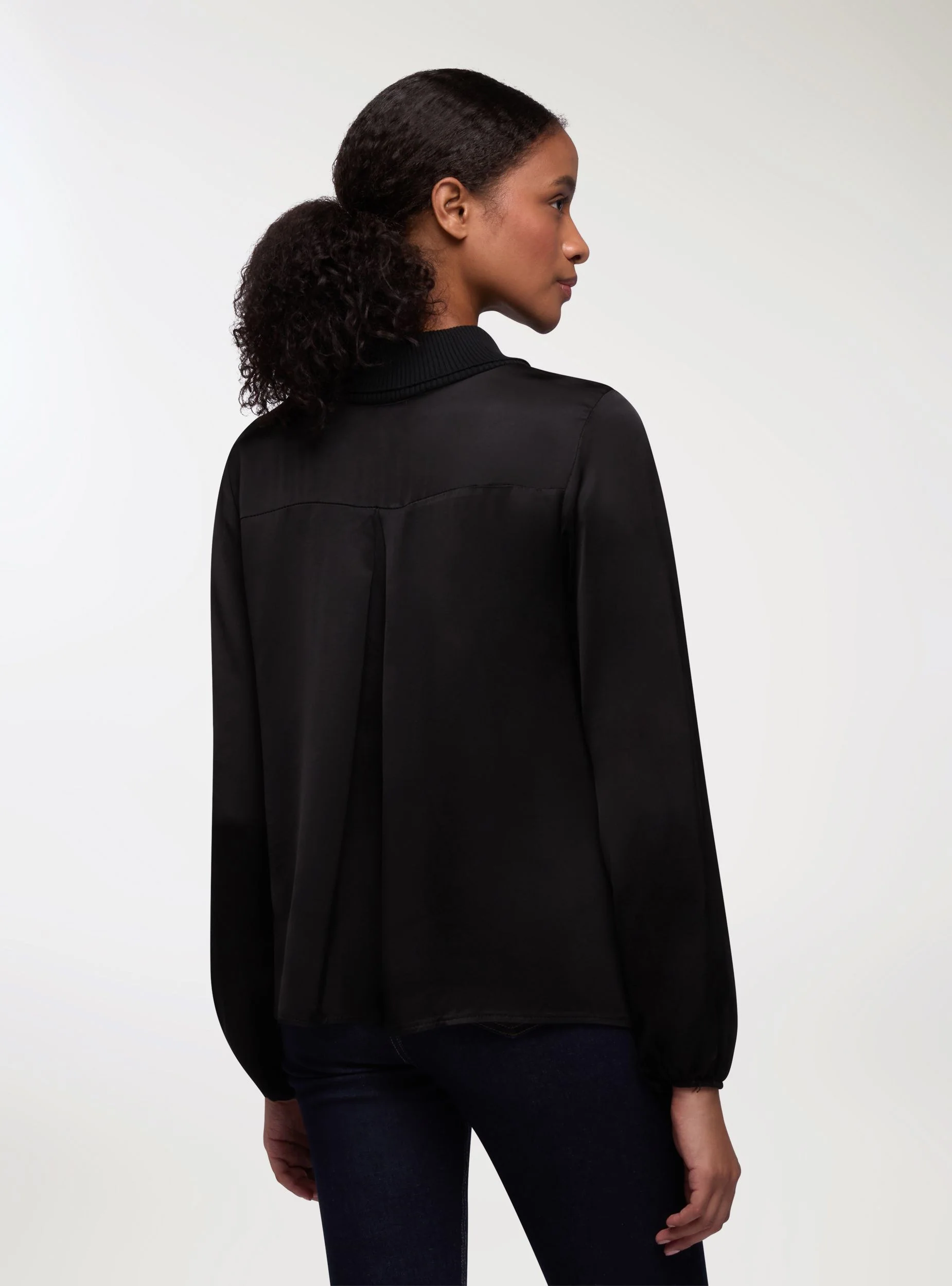 Blusa effetto raso con collo in maglia - Image 4
