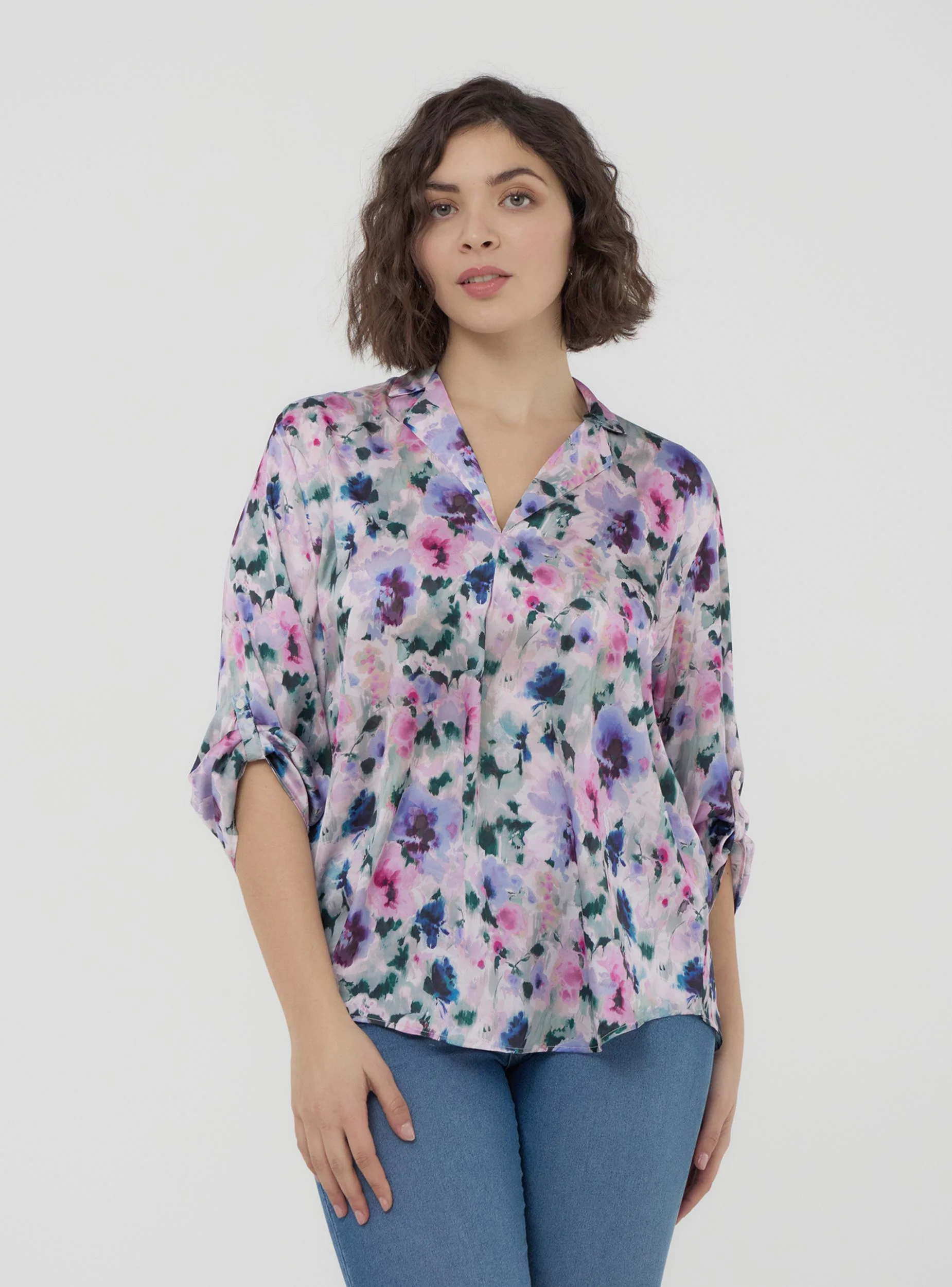 Blusa floreale con scollo a v e revers - Image 5