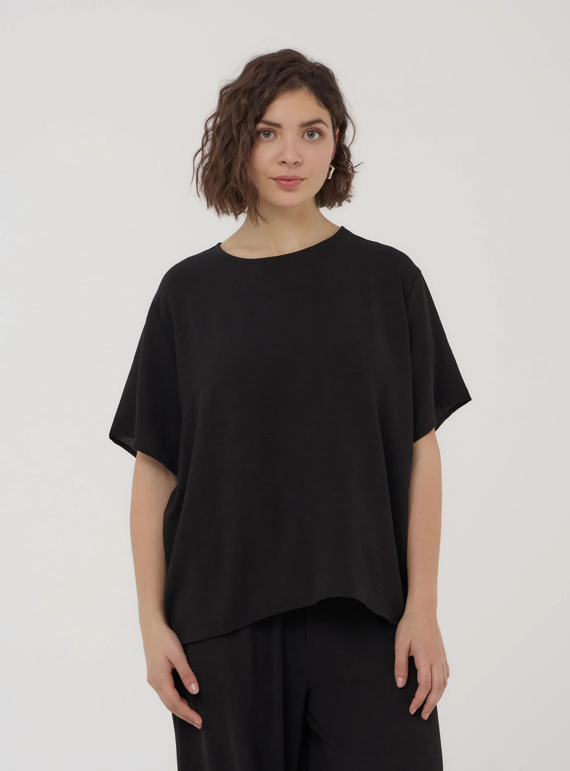 Blusa maniche corte tinta unita - Image 3