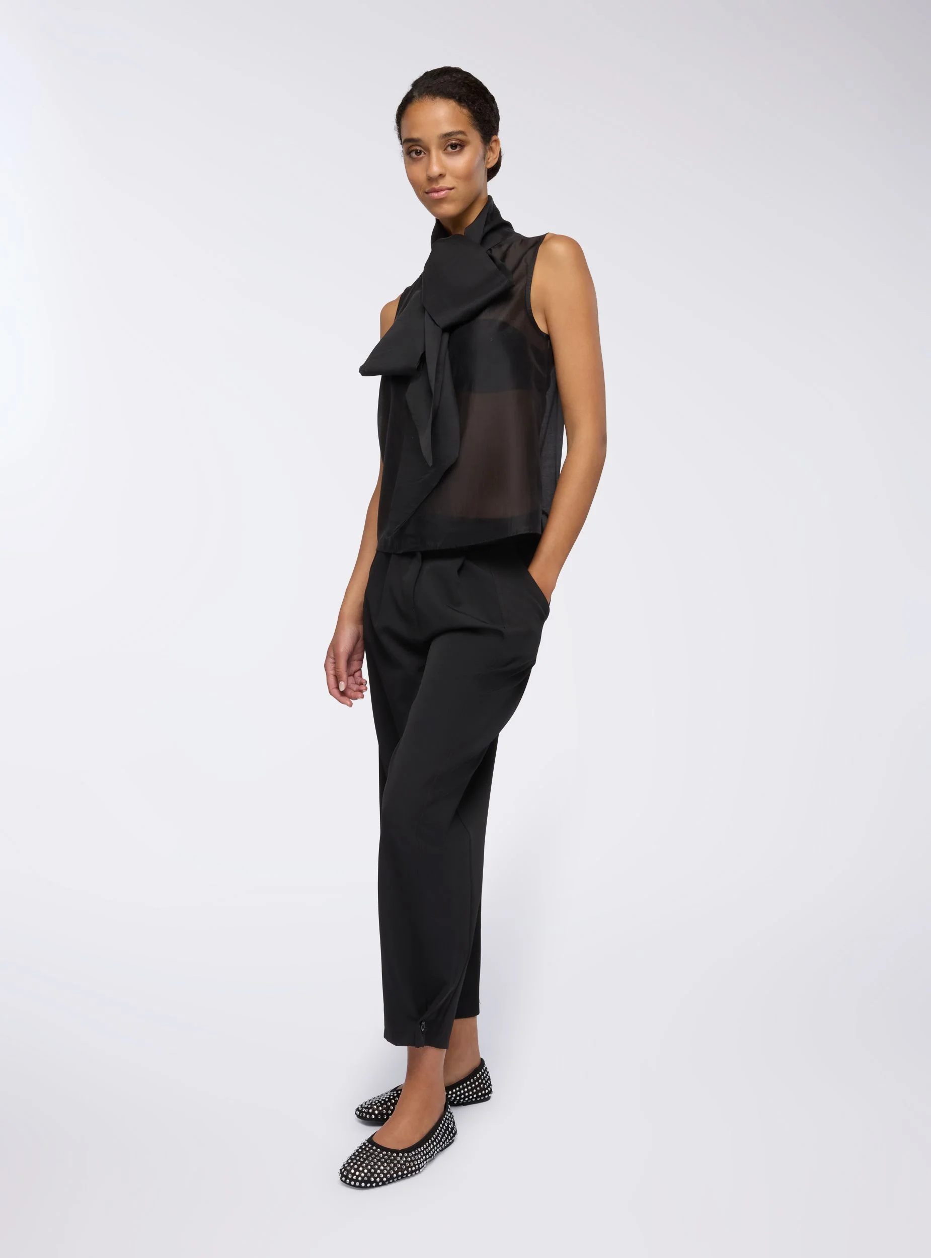 Blusa smanicata con nodo - Image 2