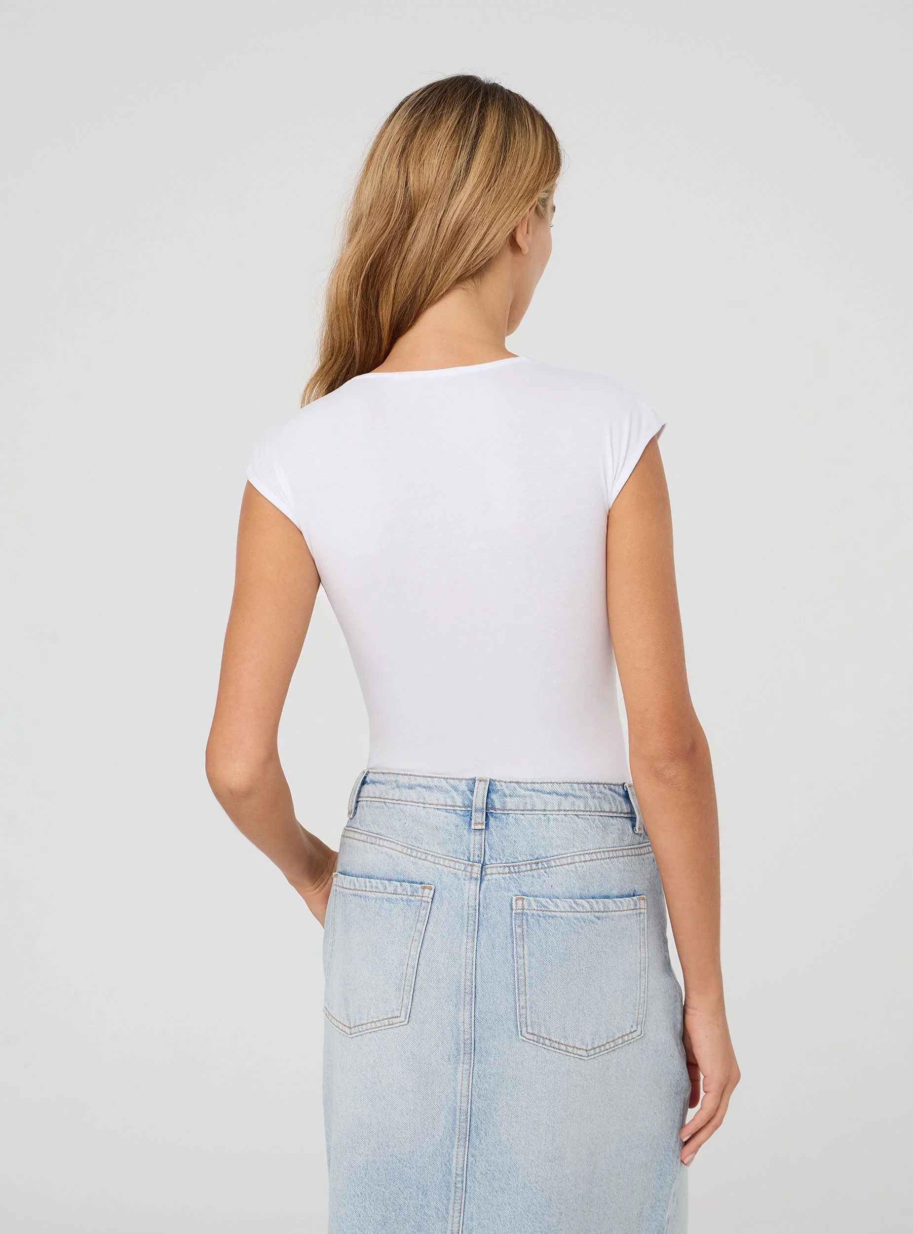 Body elasticizzato con scollo a v - Image 3