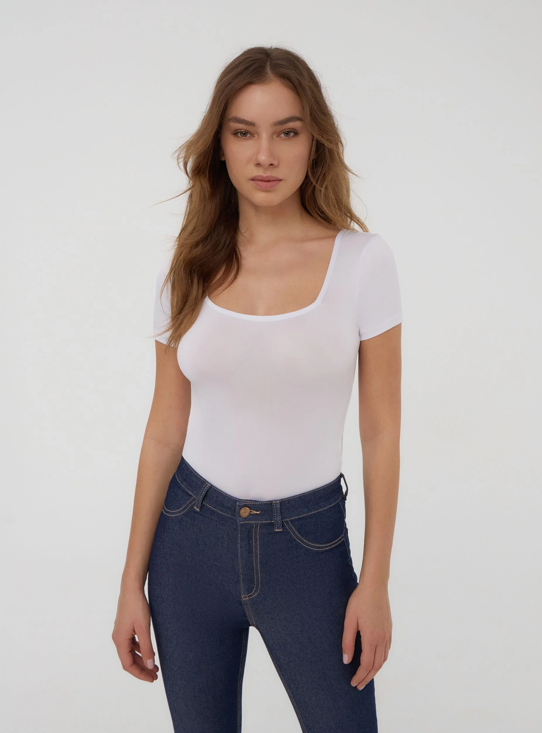 Body elasticizzato con scollo quadrato