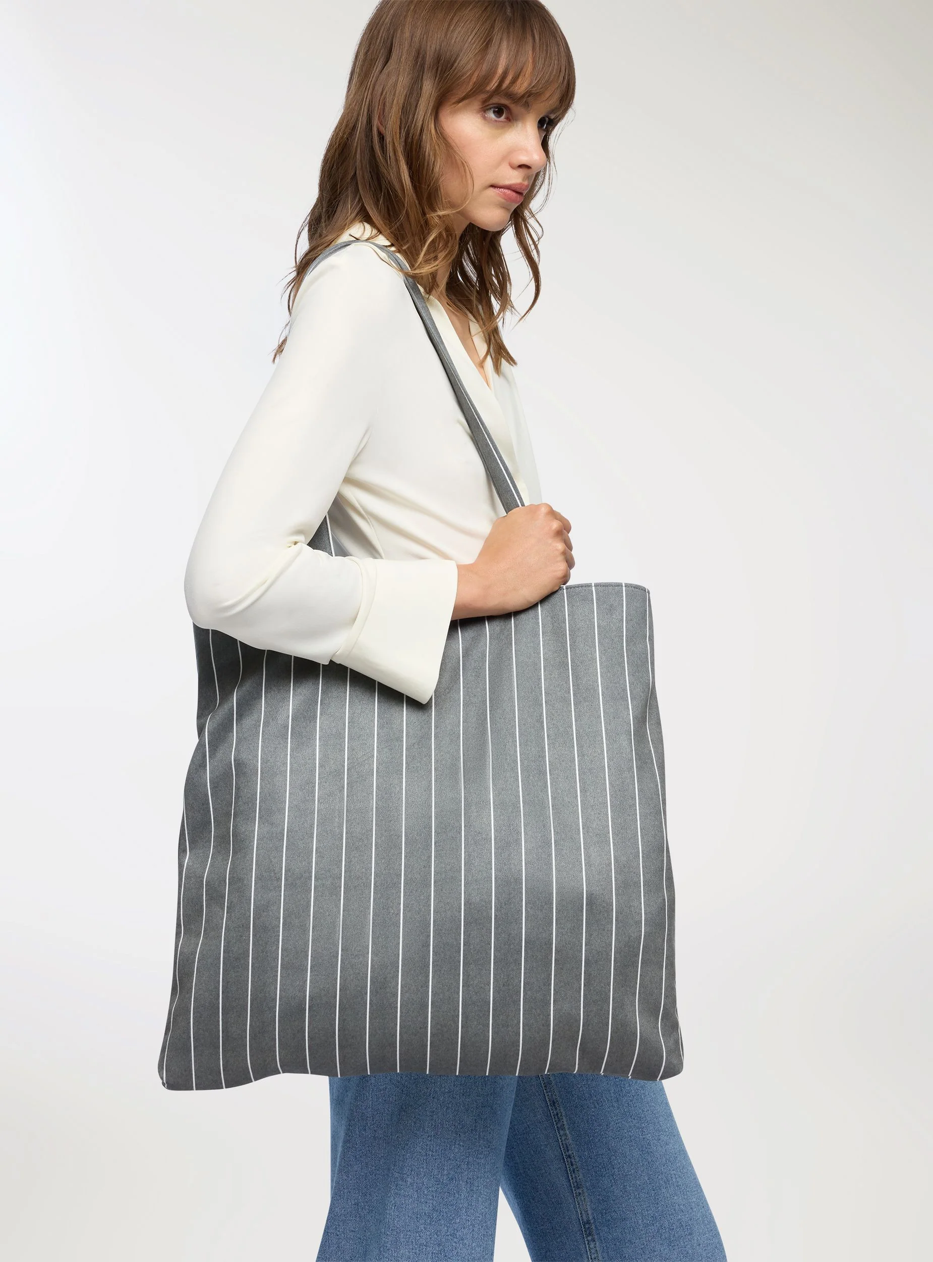 Borsa shopper in microfibra gessata - Image 2