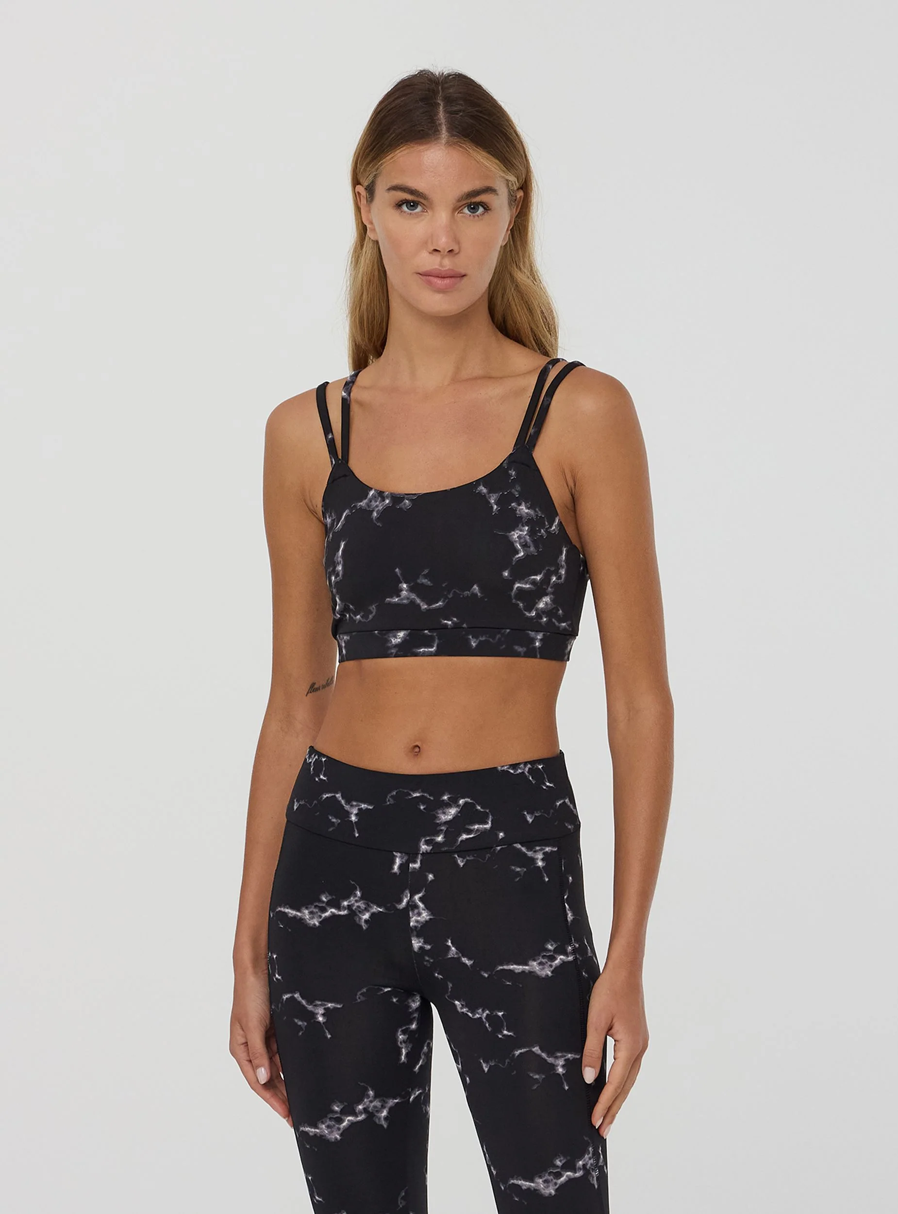 Bra top sportivo multifunzionale fantasia marmo - Image 3