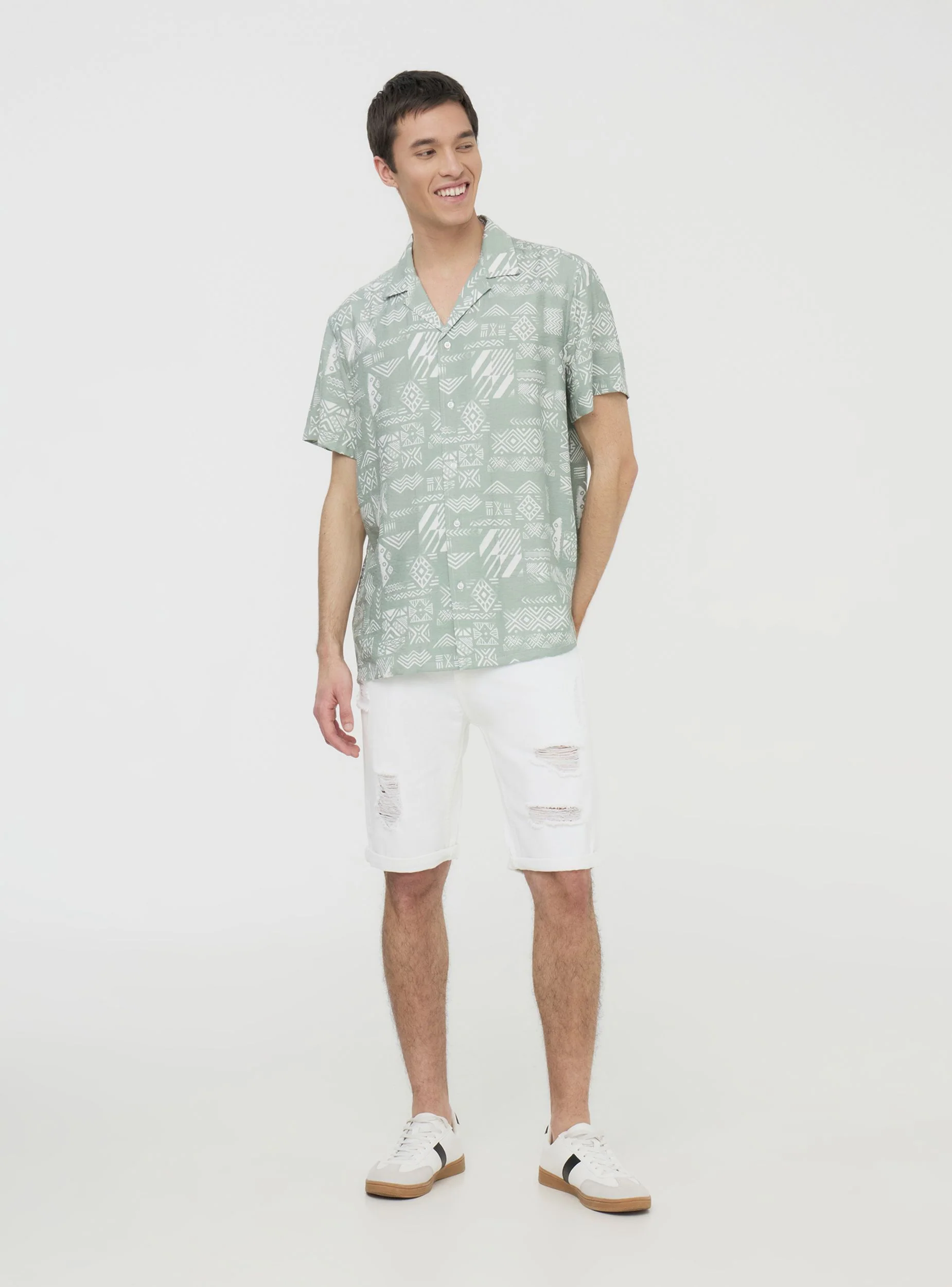 Camicia a fantasia etnica