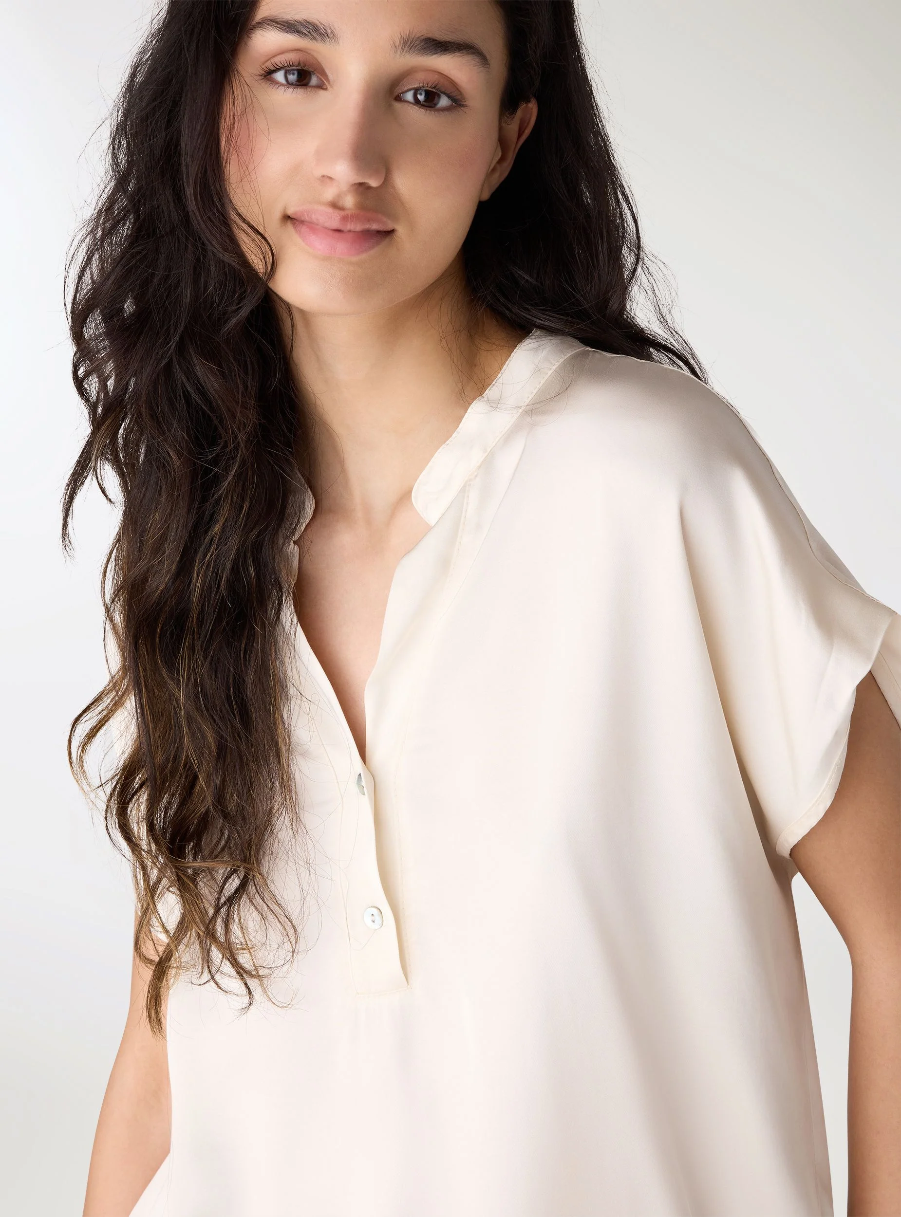 Camicia a maniche corte con collo alla coreana satin - Image 4