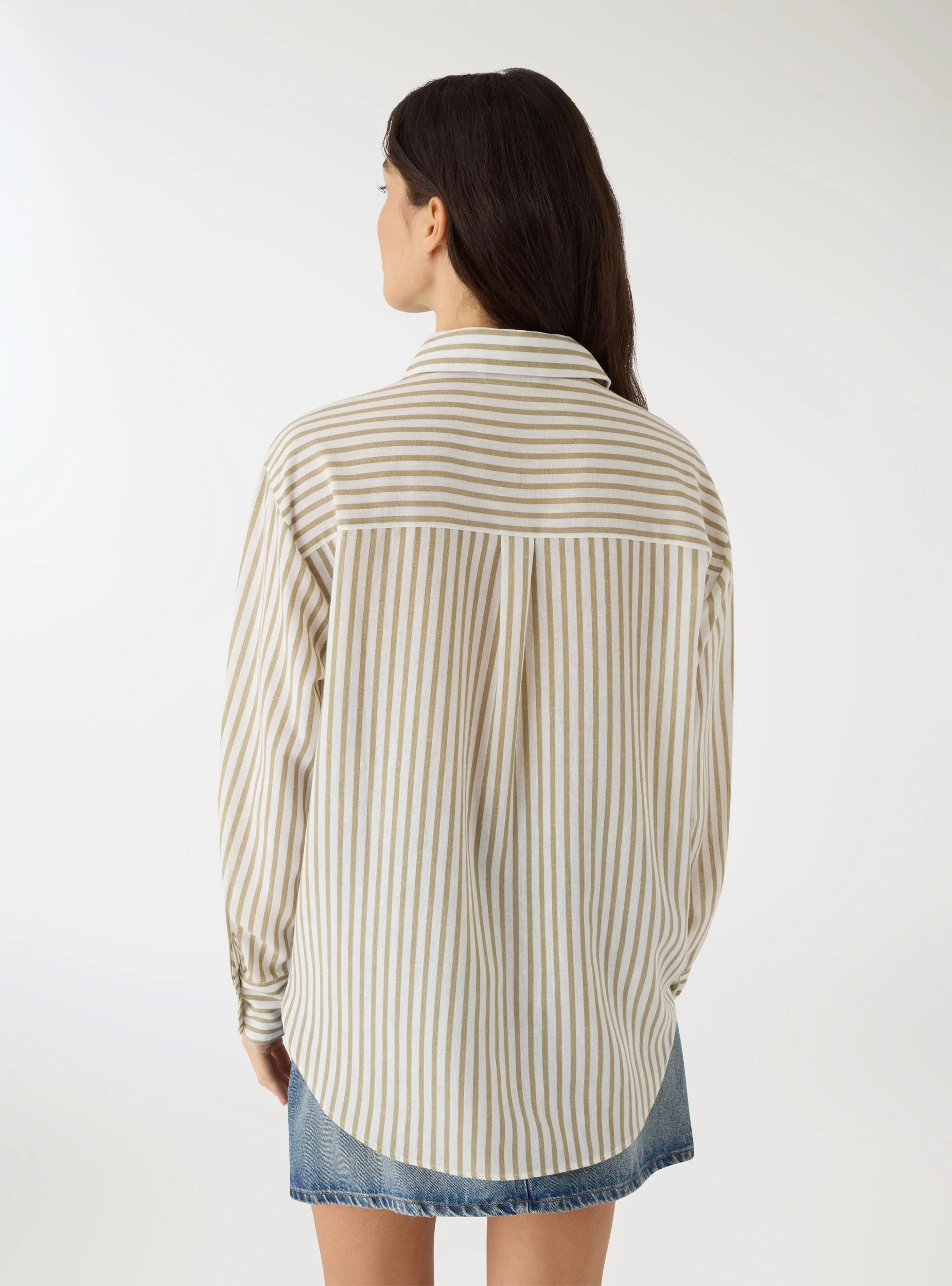 Camicia a righe con taschino - Image 4