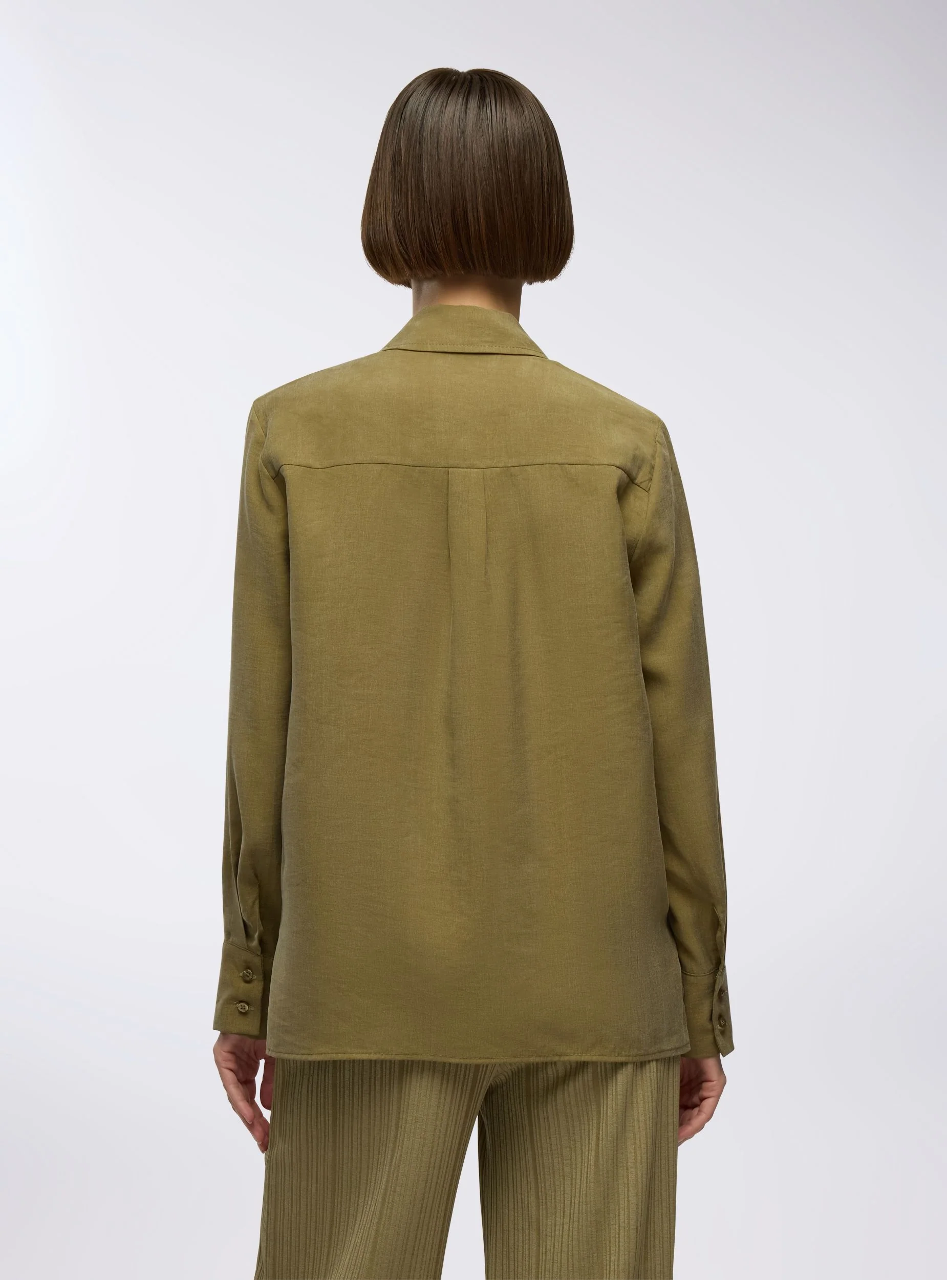 Camicia ampia con tasche applicate - Image 4
