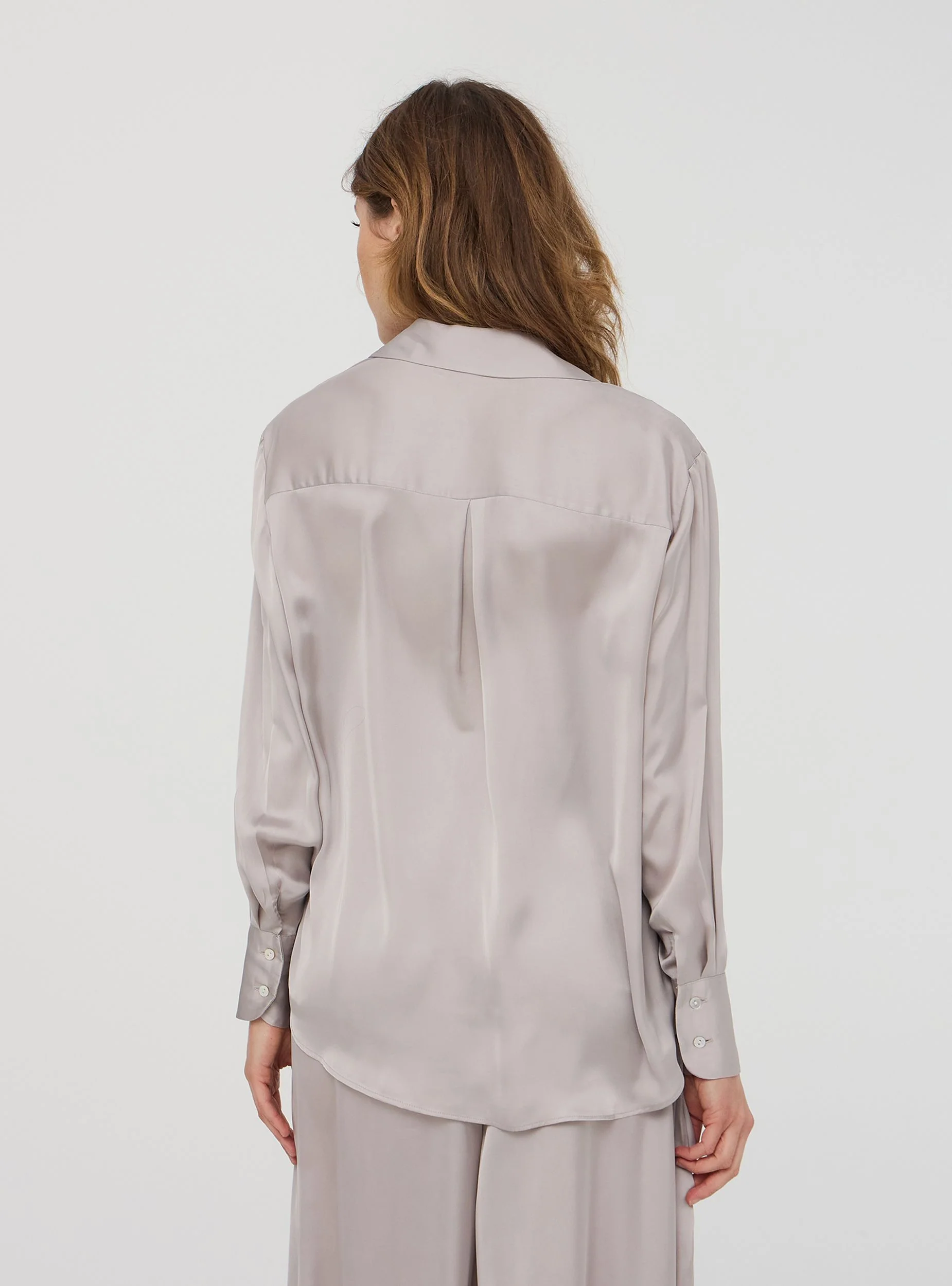 Camicia ampia effetto raso tinta unita - Image 3