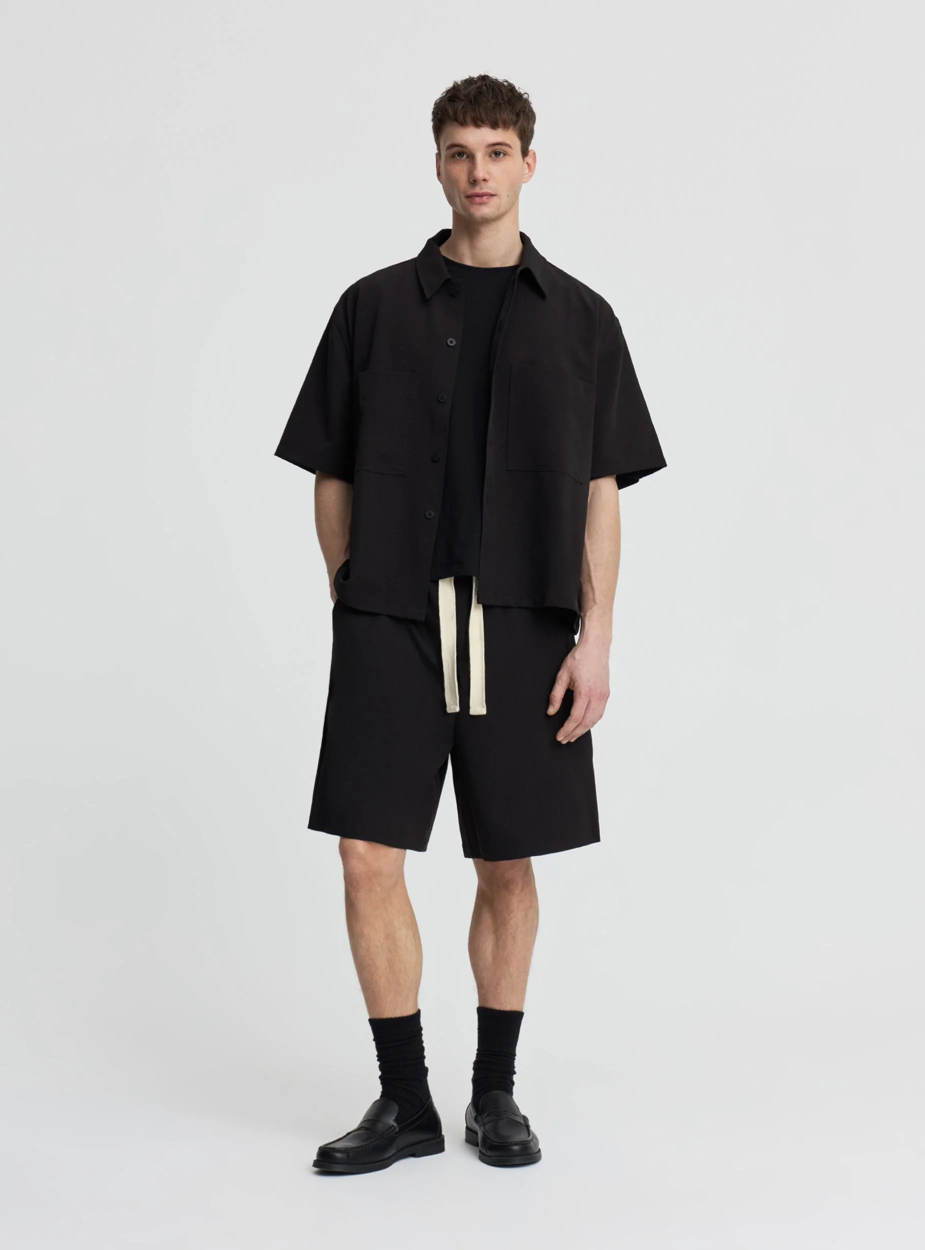 Camicia boxy a tinta unita con tasche - Image 2
