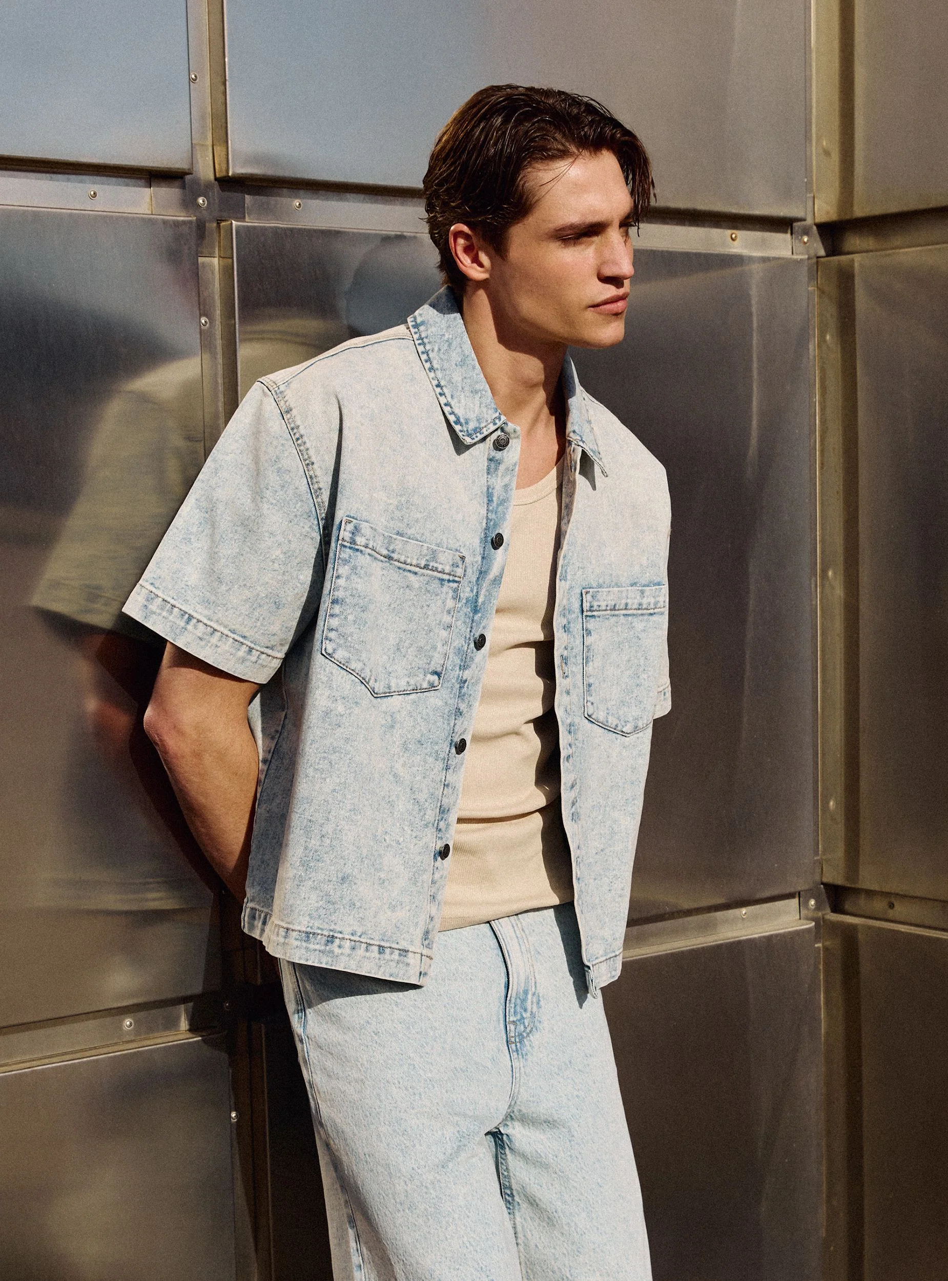 Camicia boxy fit in denim con tasche - Image 8