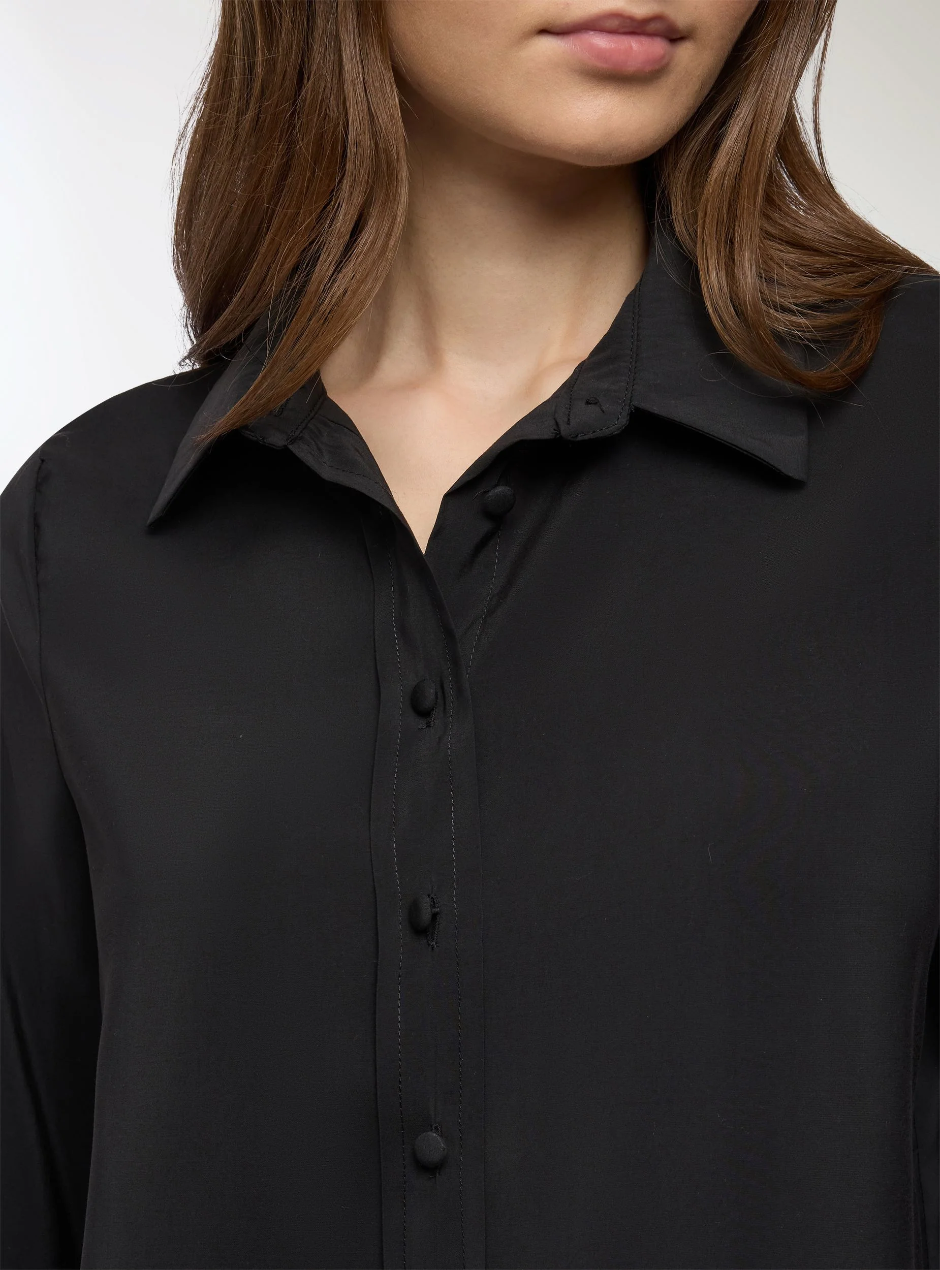 Camicia classica con bottoni rivestiti - Image 2