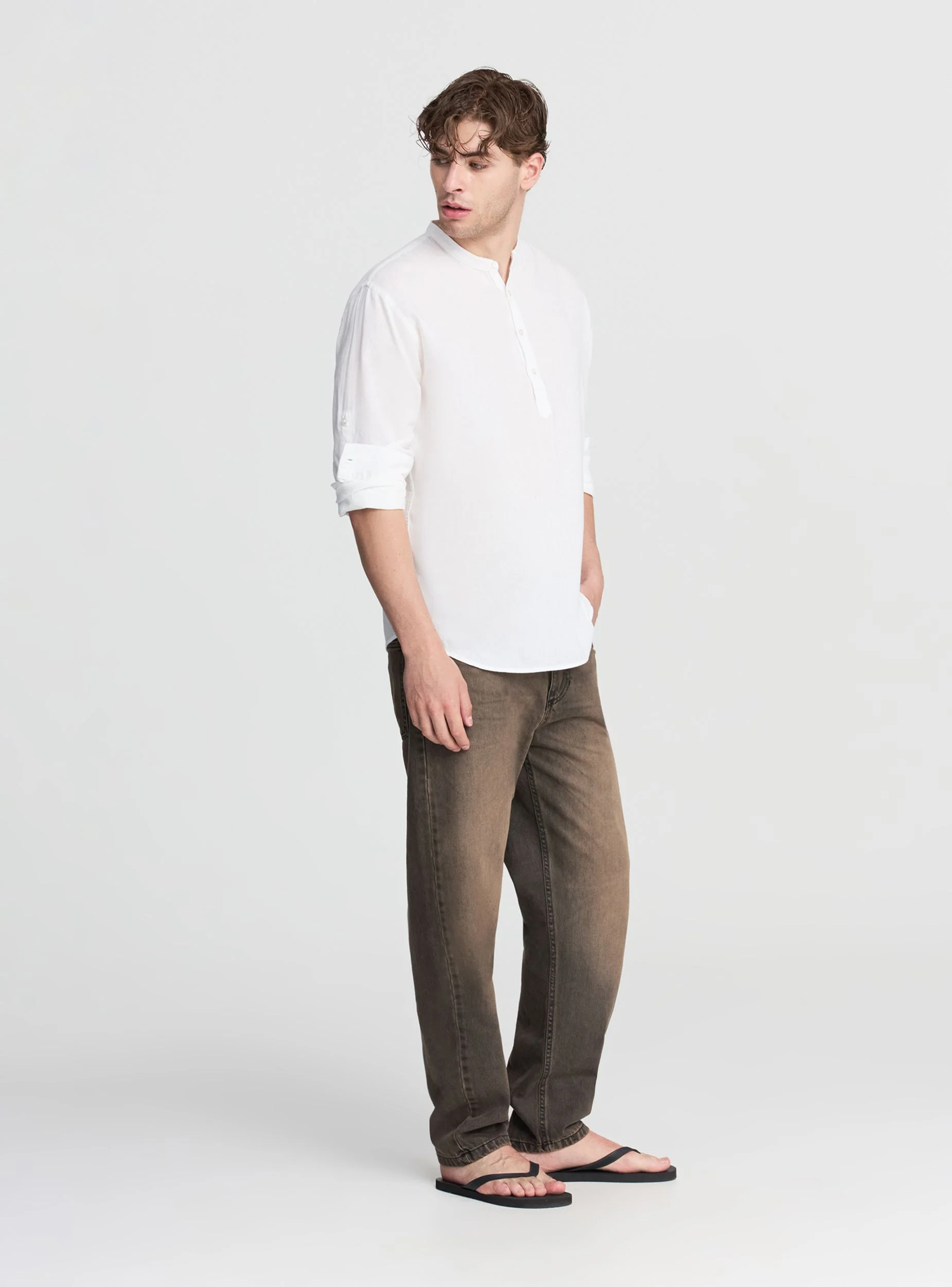 Camicia coreana in misto lino con maniche roll-up