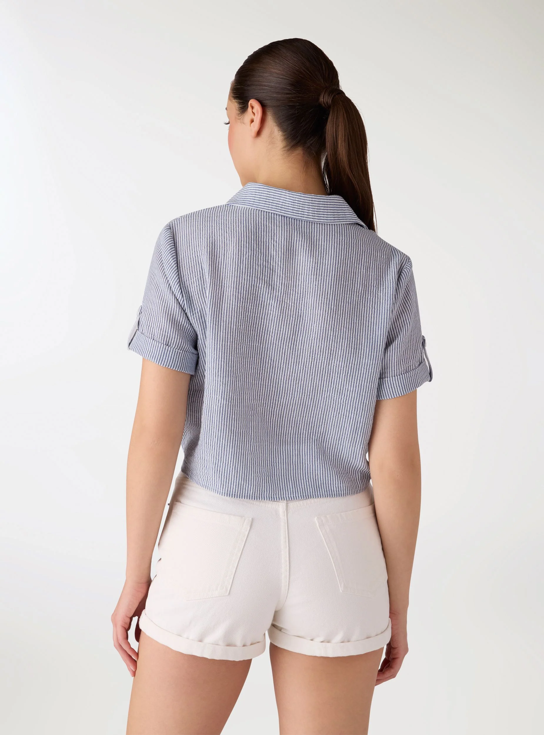 Camicia crop con nodo a righe effetto lino - Image 4