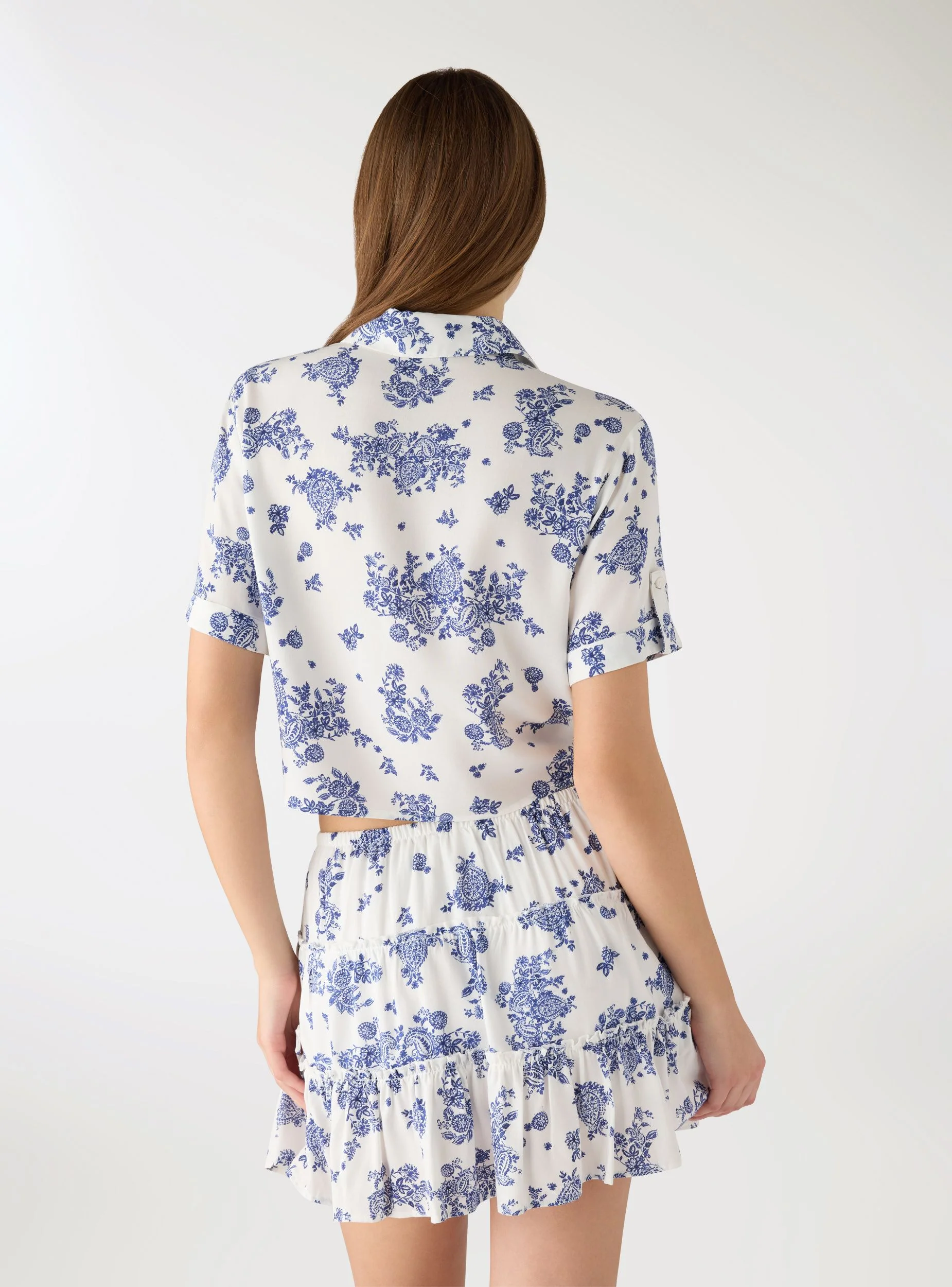 Camicia crop con nodo e stampa - Image 3
