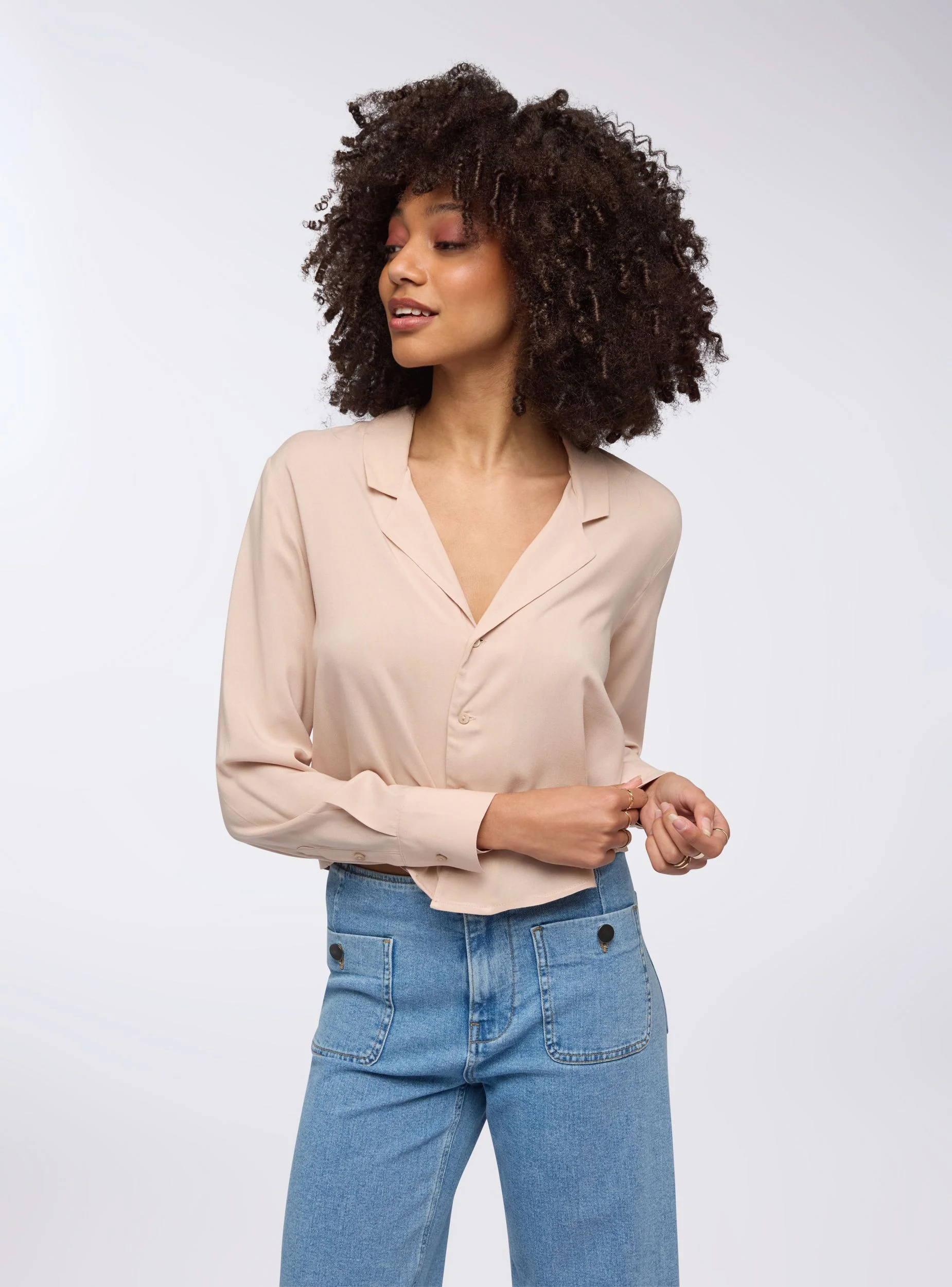 Camicia crop in viscosa con revers - Image 3