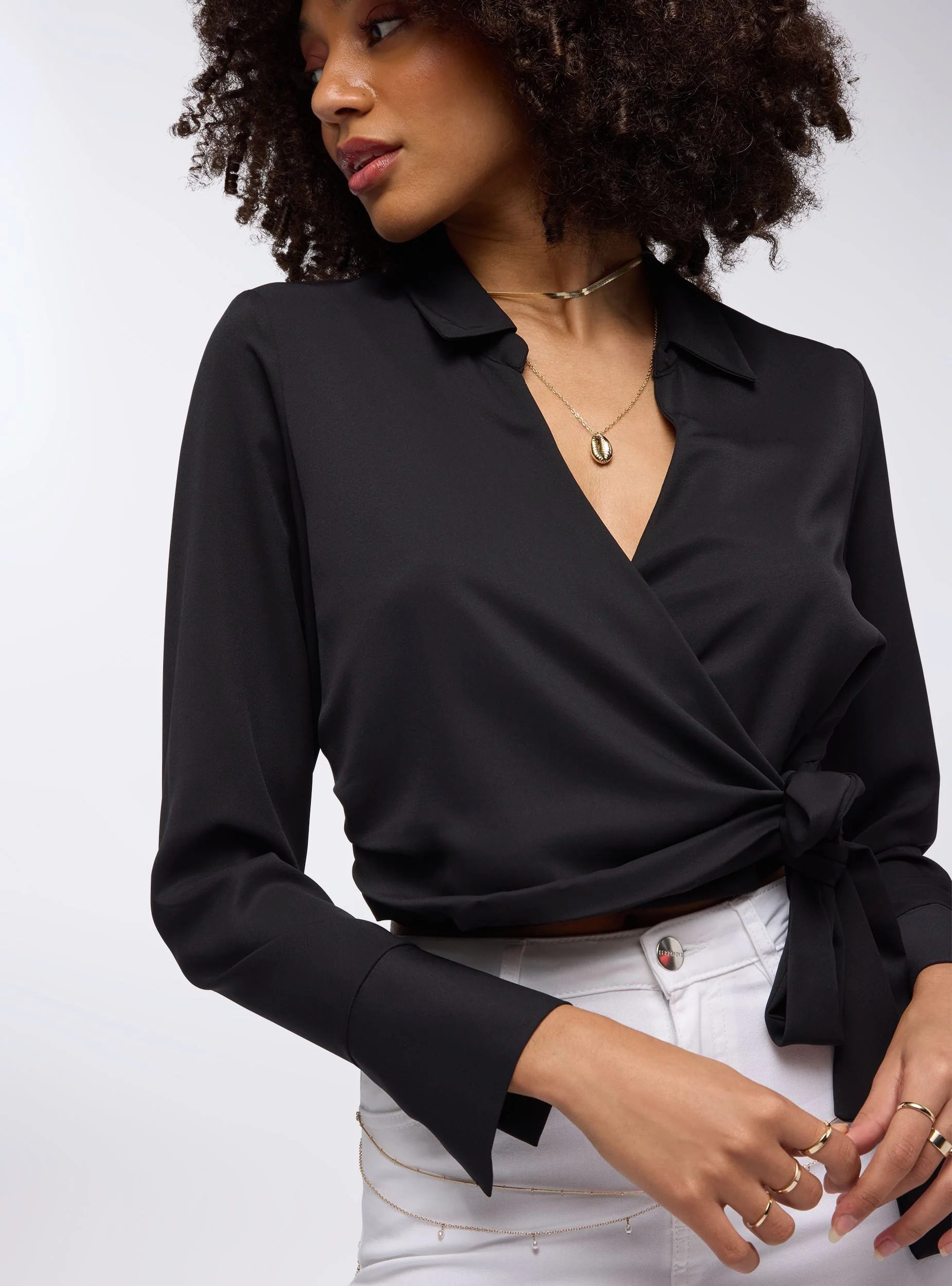Camicia crop incrociata con nodo