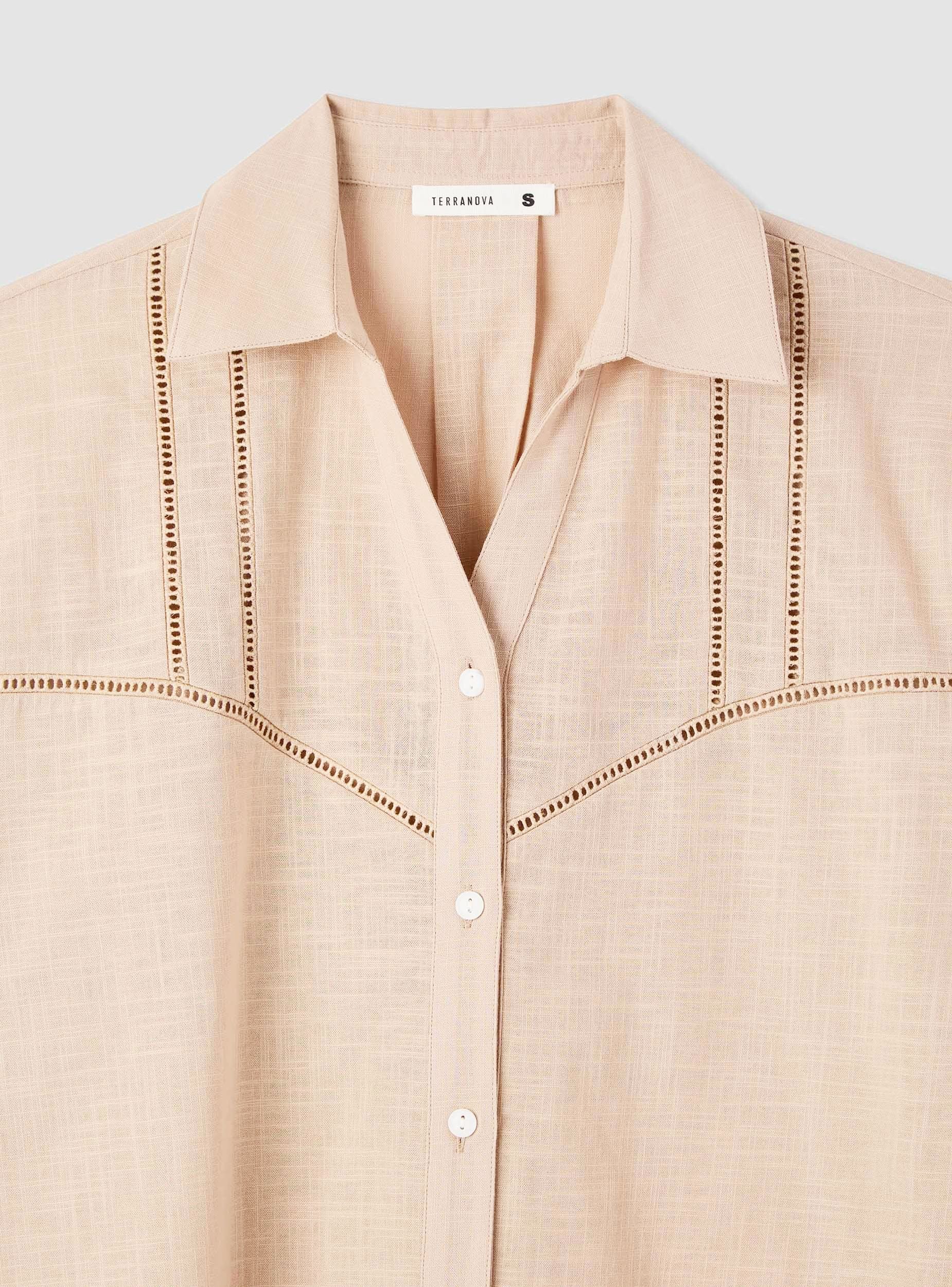 Camicia effetto lino con inserti macramè - Image 7