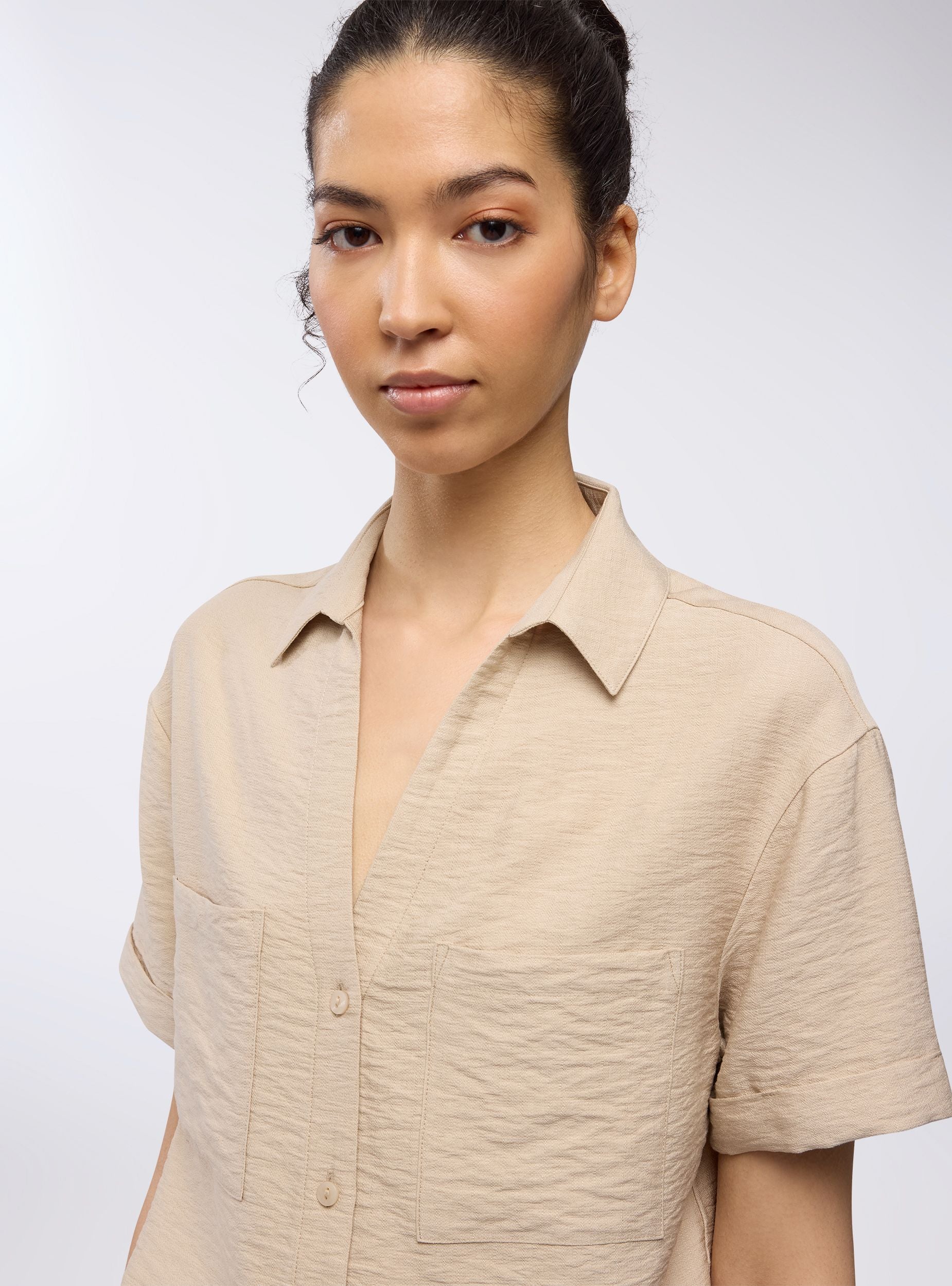 Camicia tessuto leggero con tasche - Image 2