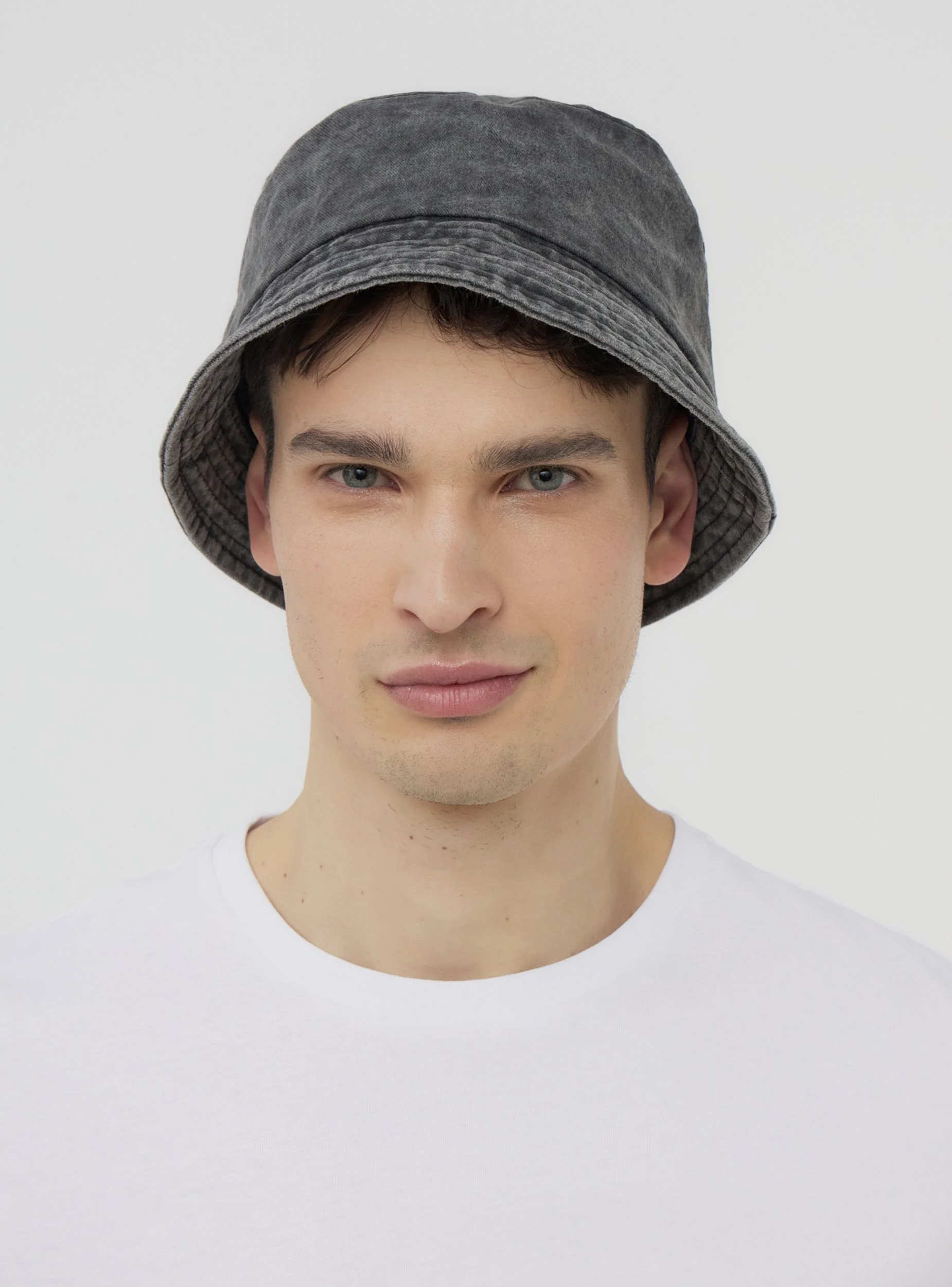 Cappello alla pescatora acid wash