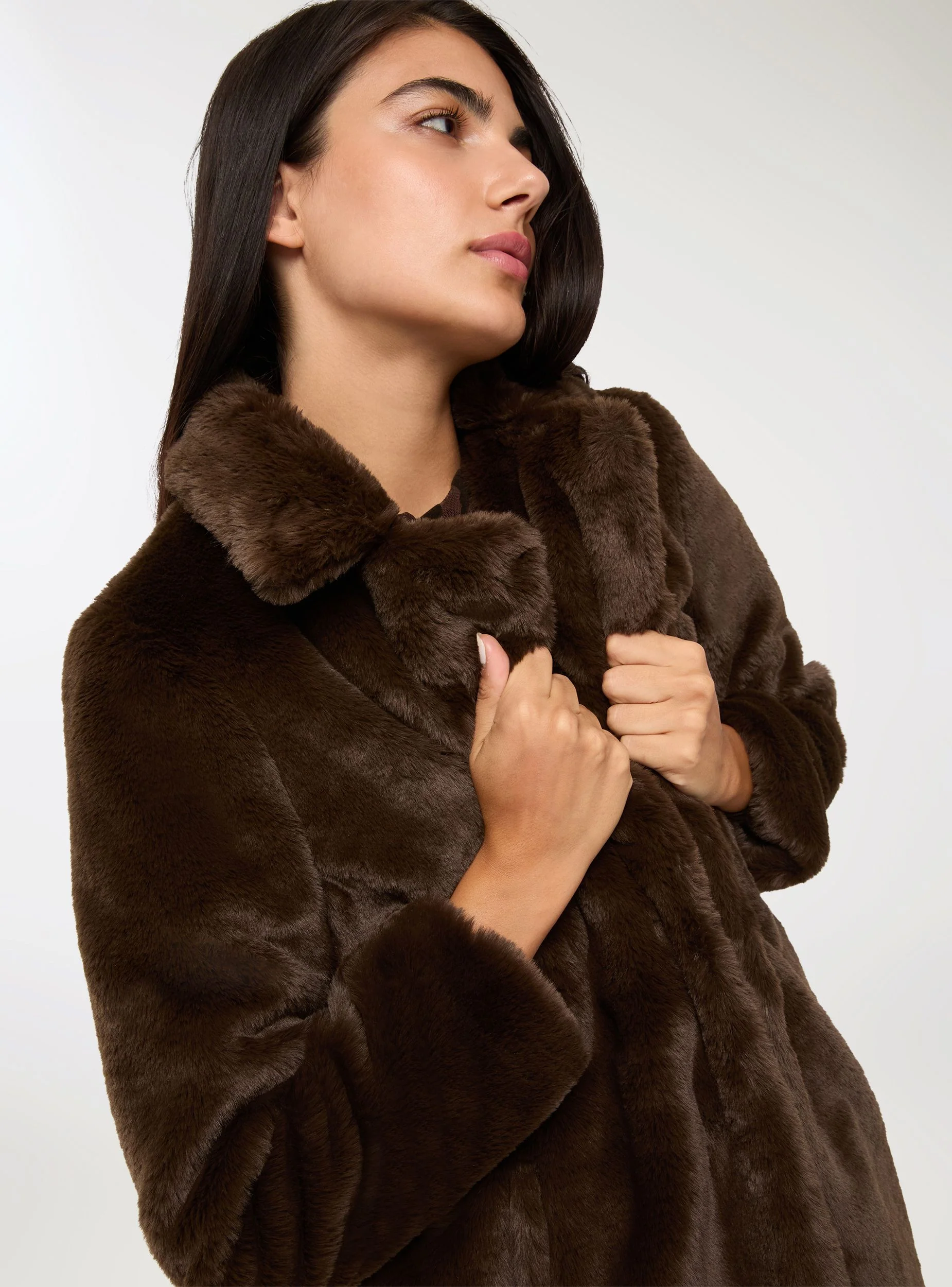 Cappotto in similpelliccia collo con revers - Image 2