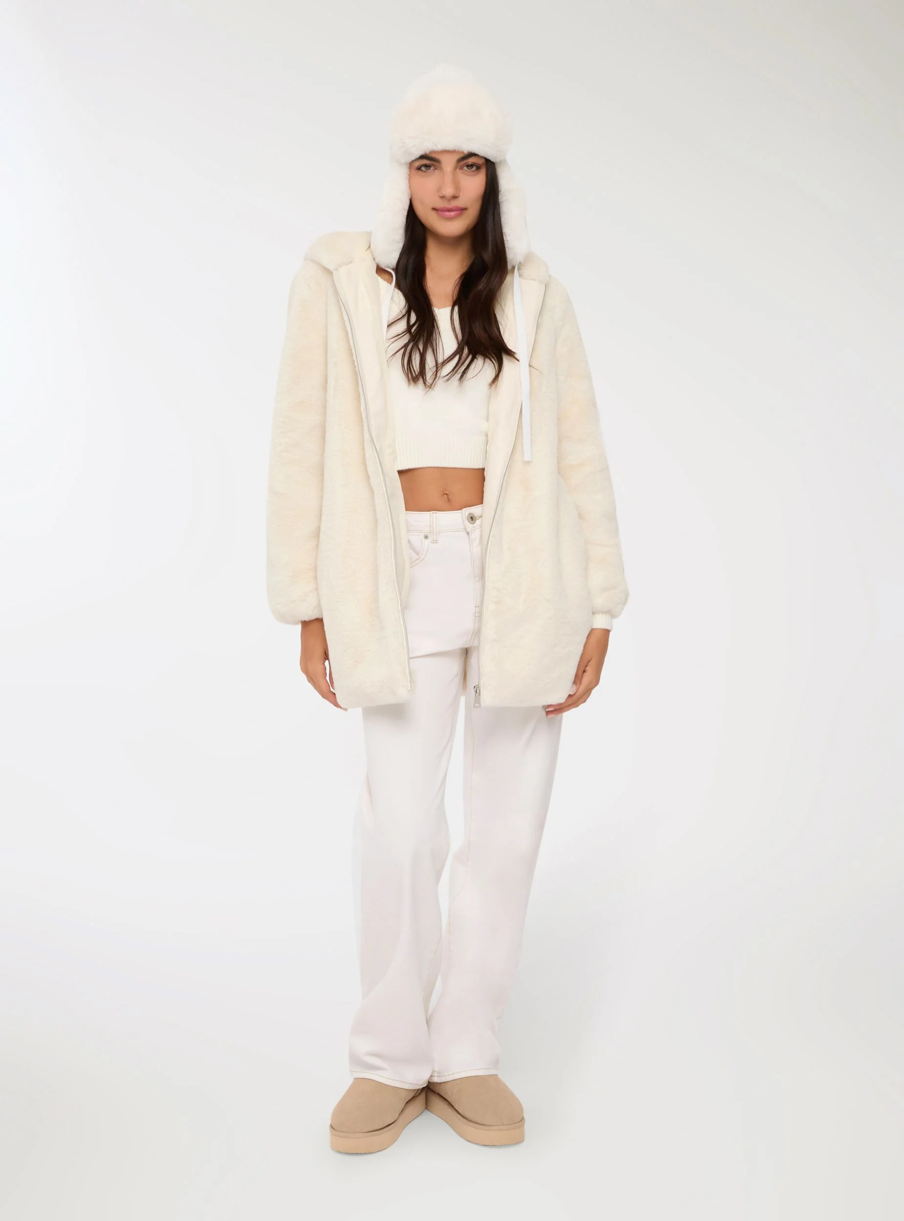 Cappotto in similpelliccia con cappuccio