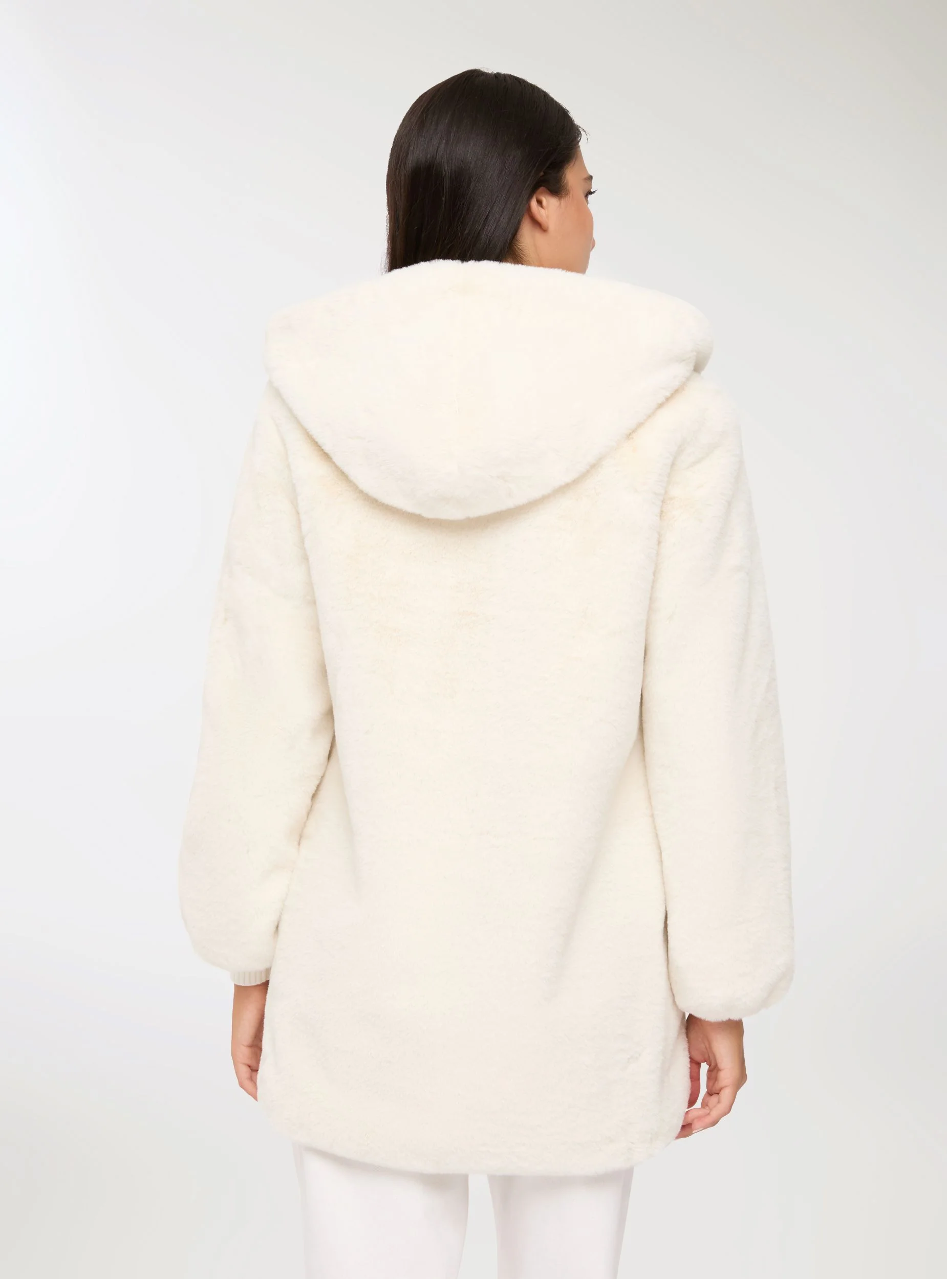 Cappotto in similpelliccia con cappuccio - Image 3