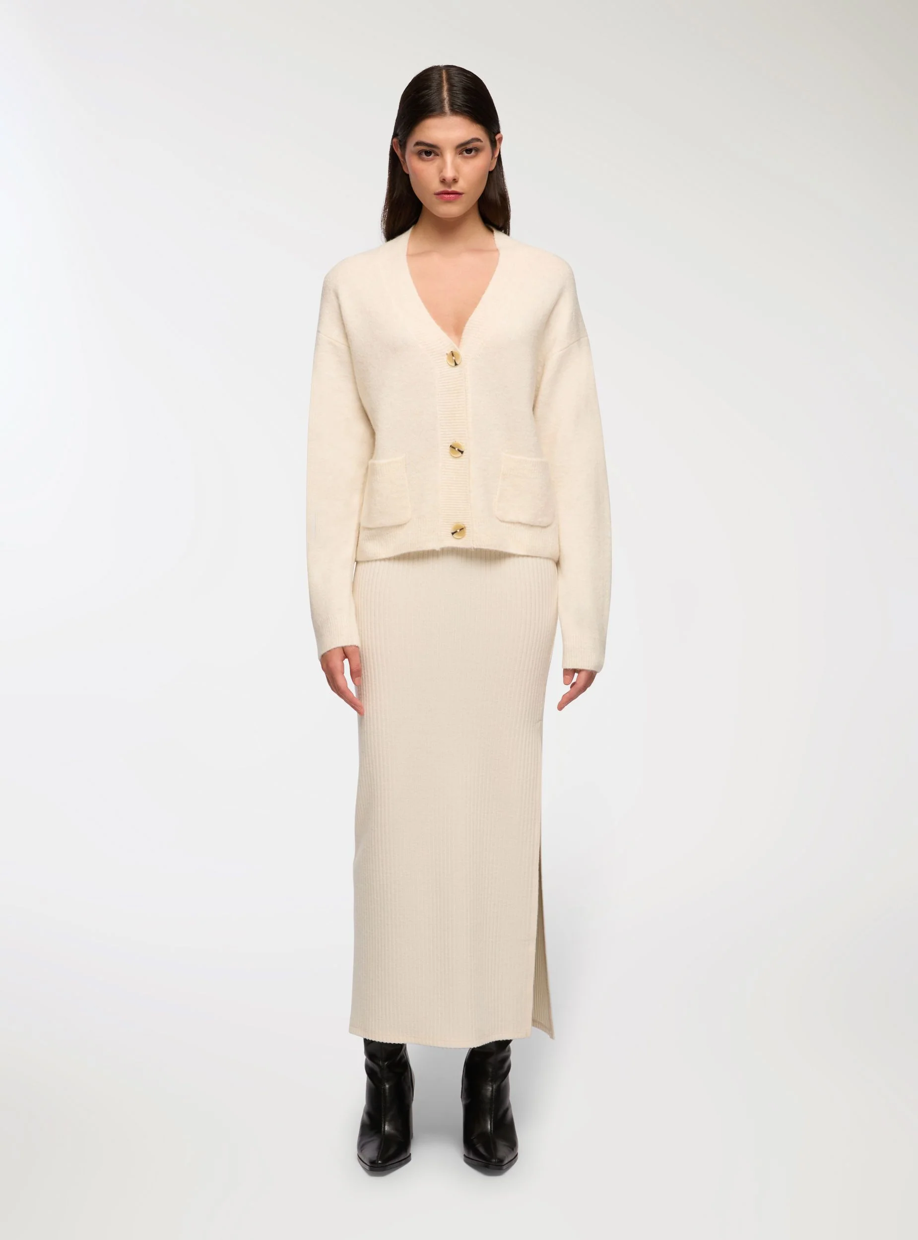 Cardigan con scollo a V e tasche - Image 2