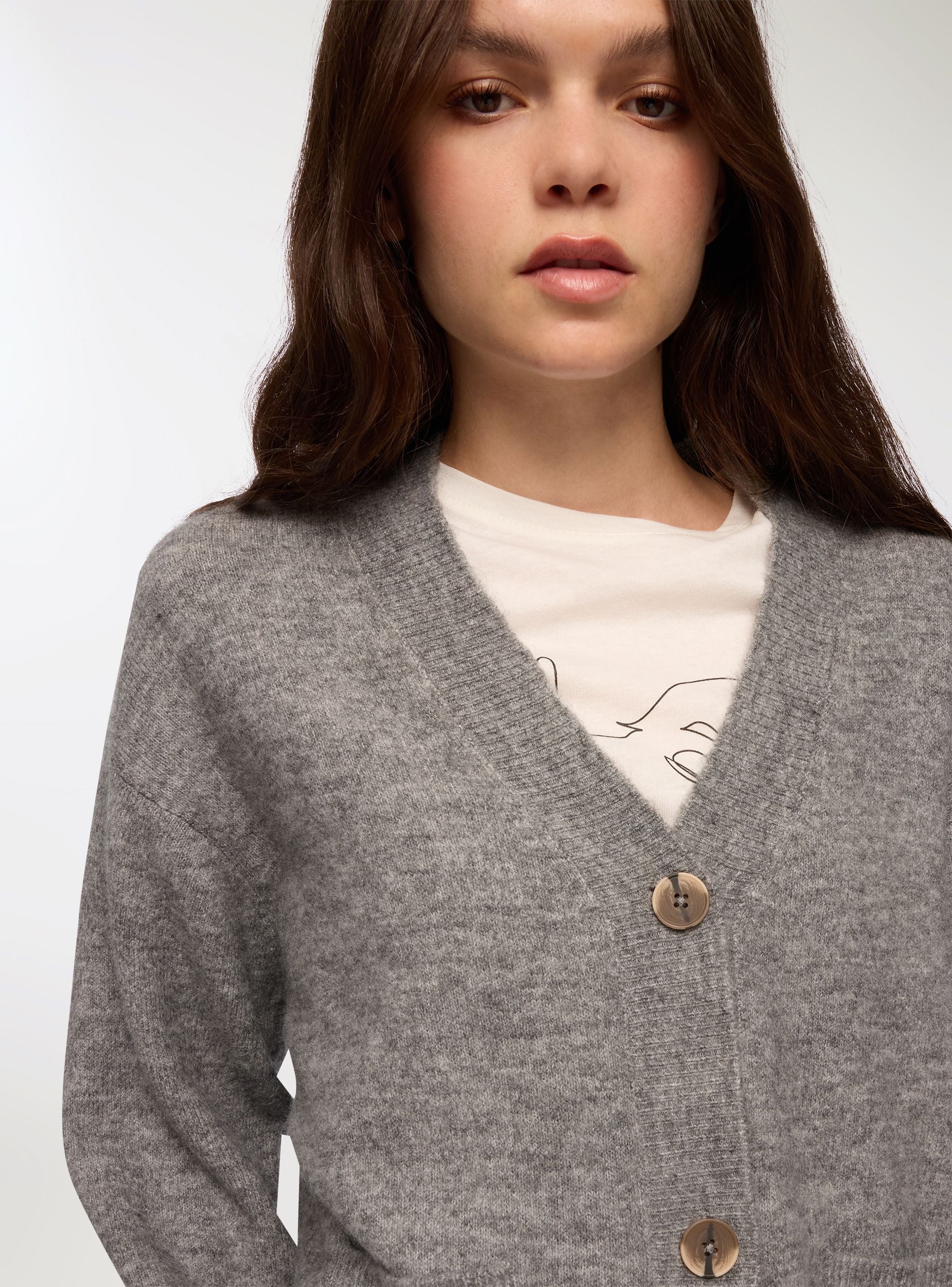 Cardigan con scollo a V e tasche