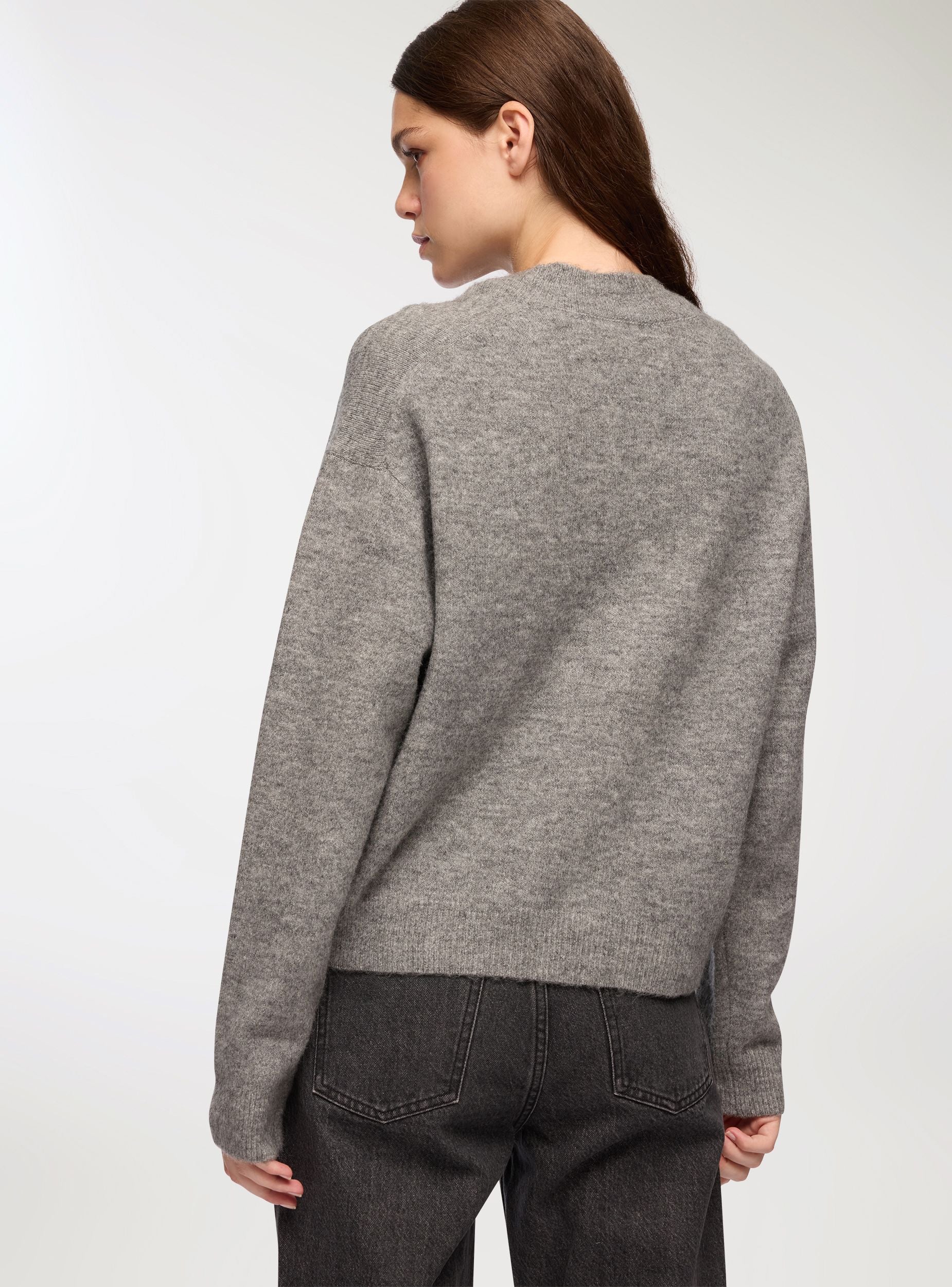 Cardigan con scollo a V e tasche - Image 2