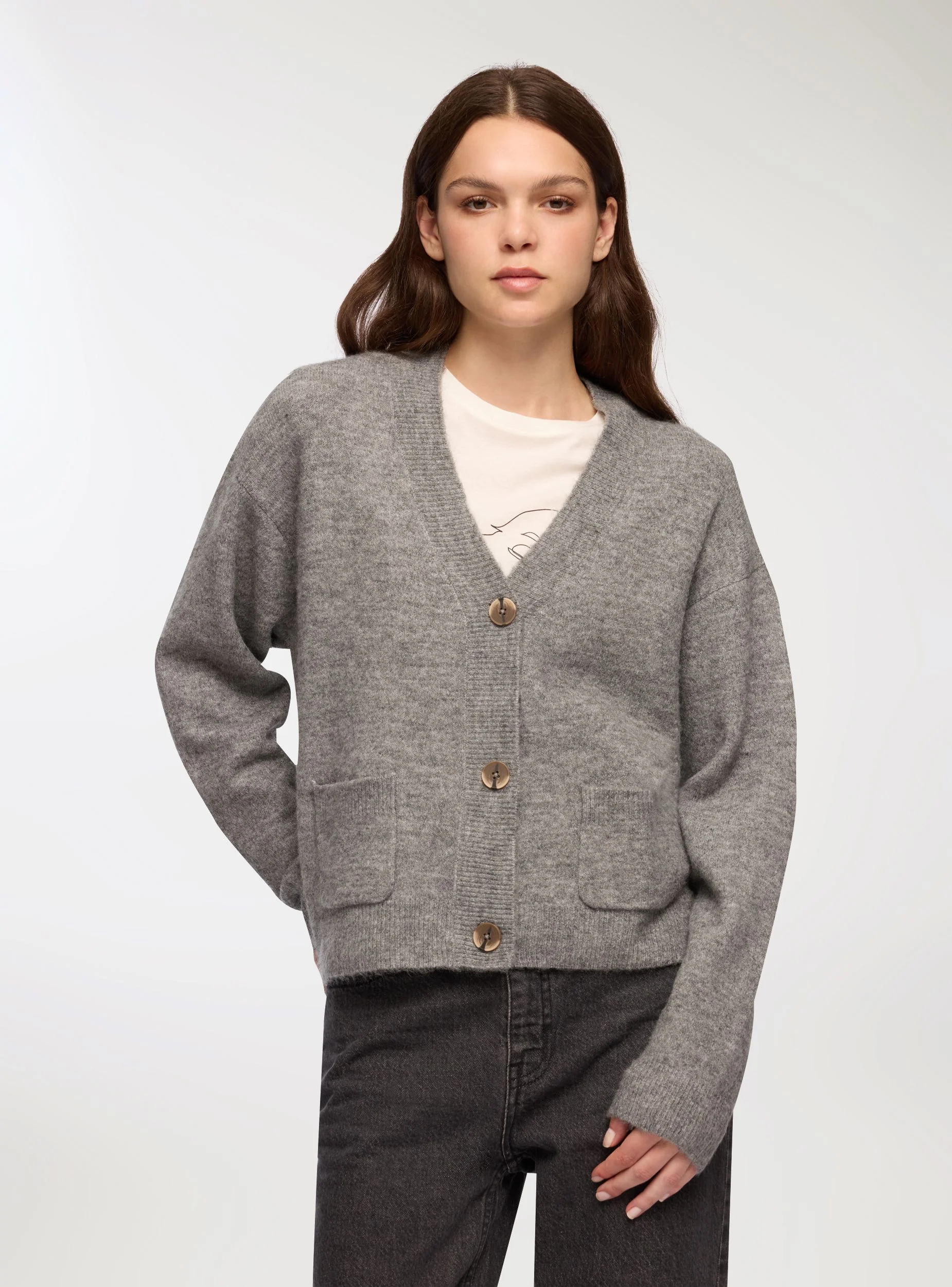 Cardigan con scollo a V e tasche - Image 3