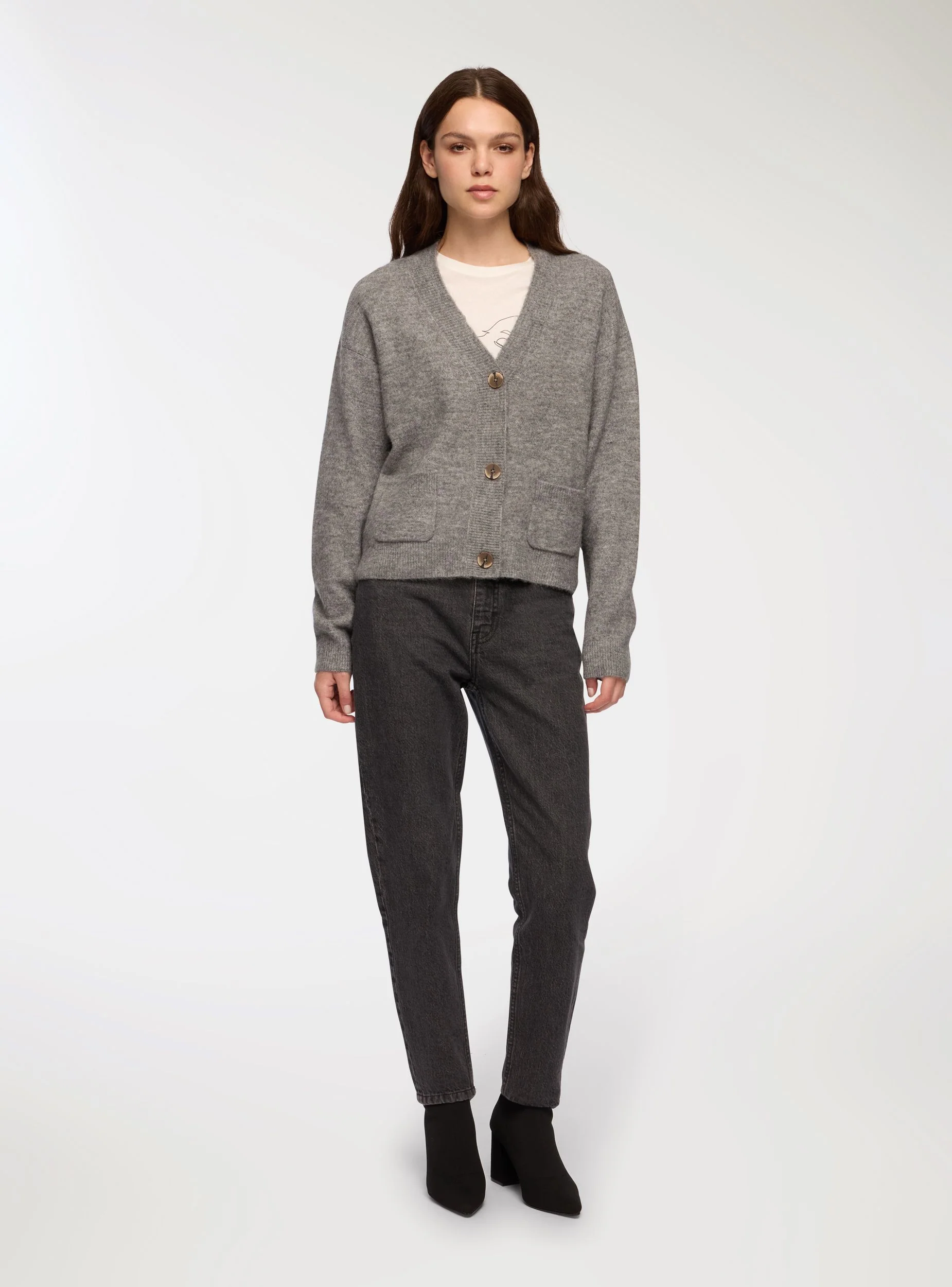 Cardigan con scollo a V e tasche - Image 4