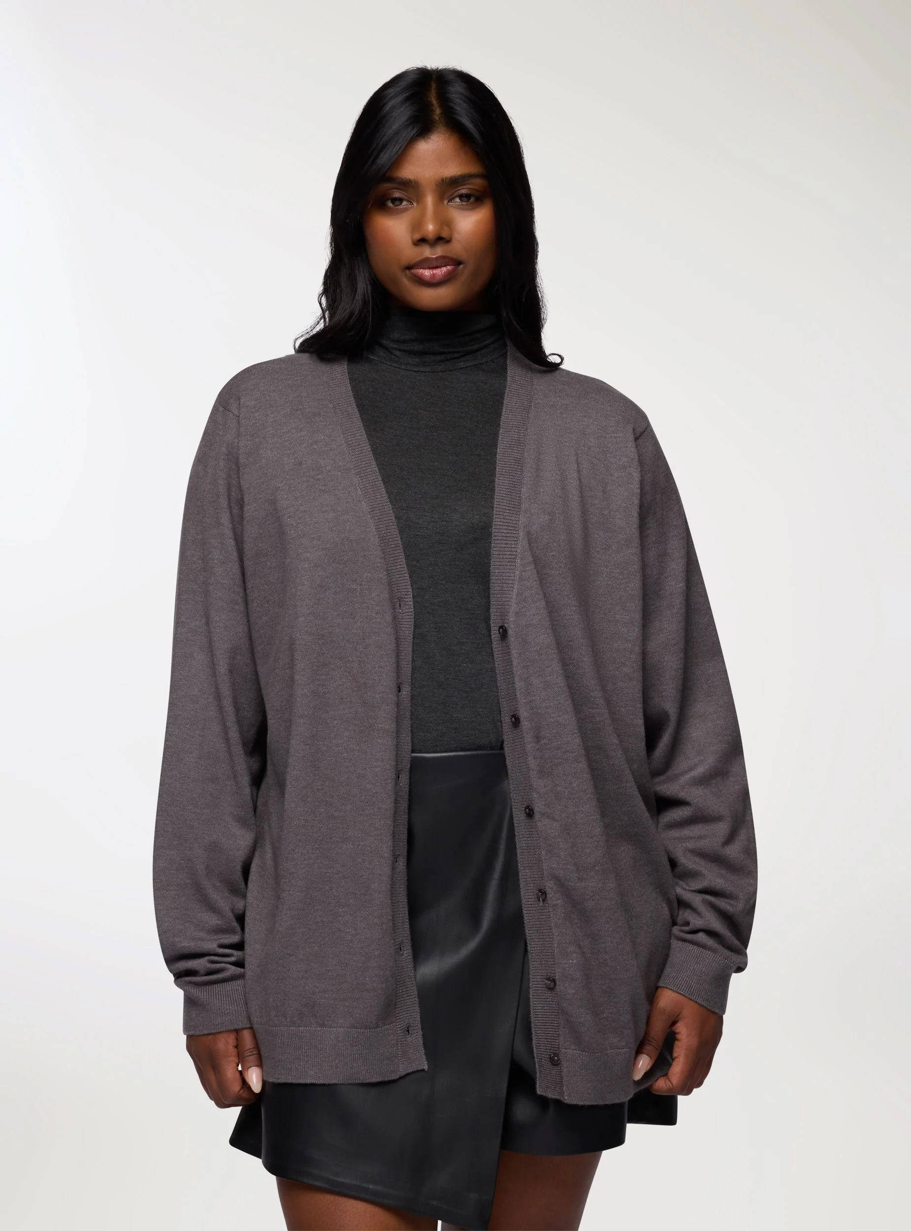 Cardigan scollo a v con bottoni - Image 2