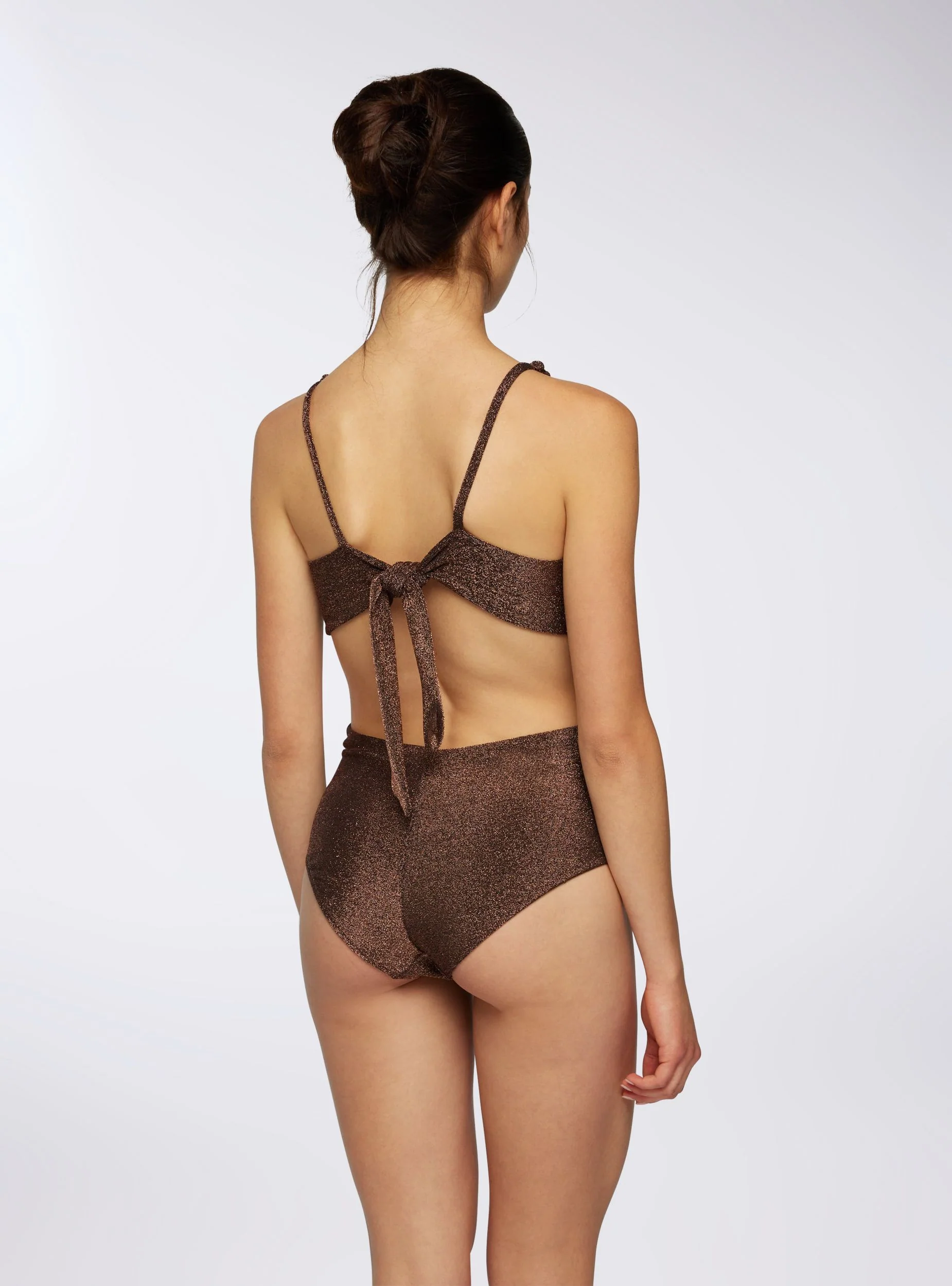 Costume intero luccicante con coppe - Image 3