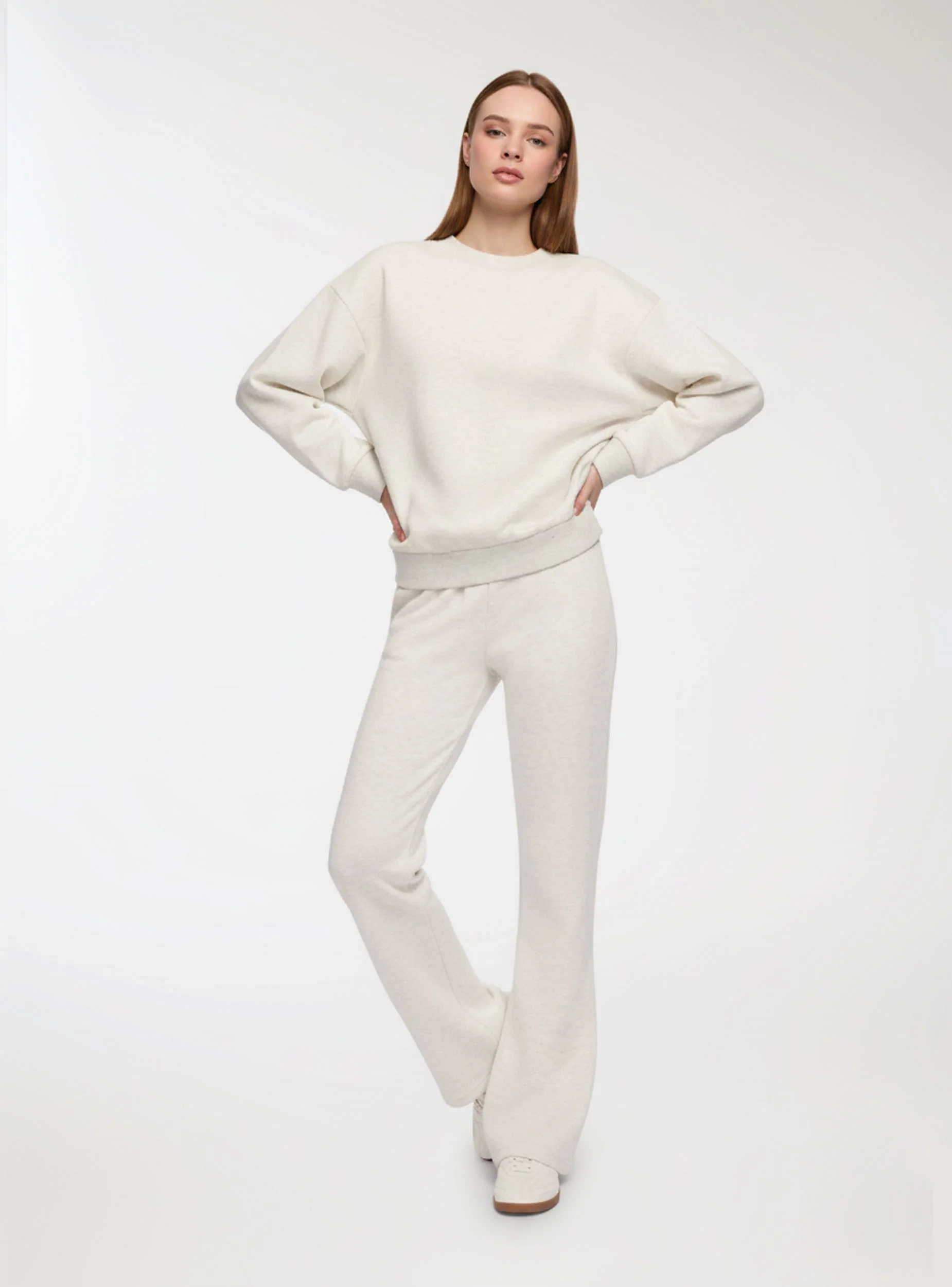 Felpa basic girocollo e senza zip - Image 4