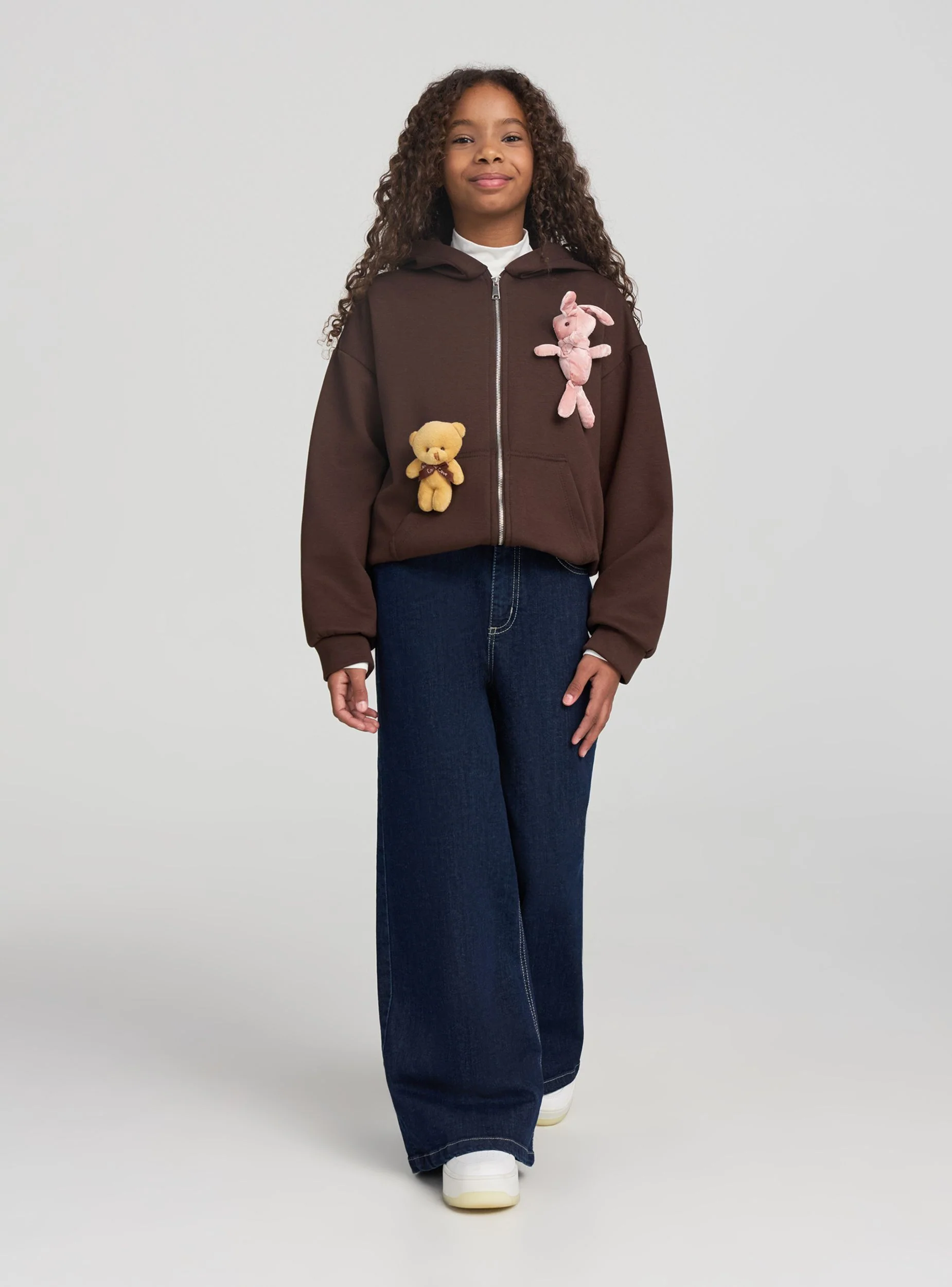 Felpa con cappuccio e applicazioni peluche - Image 3