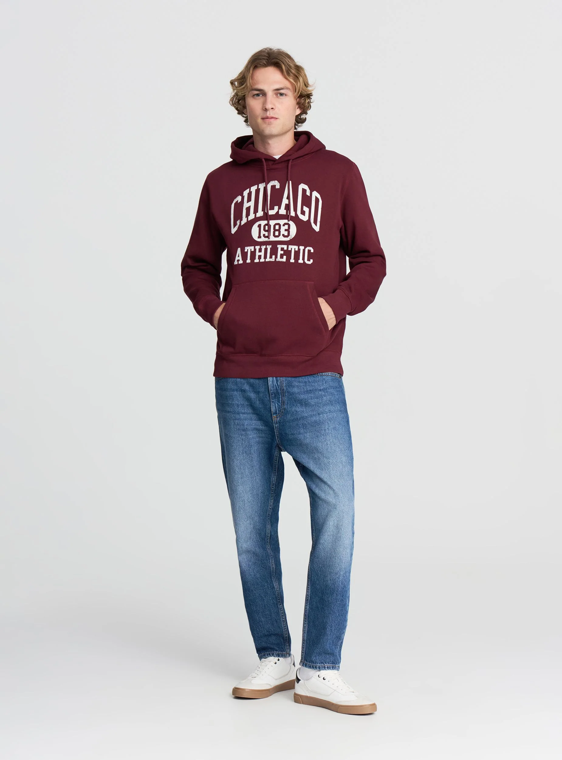 Felpa con cappuccio e stampa college