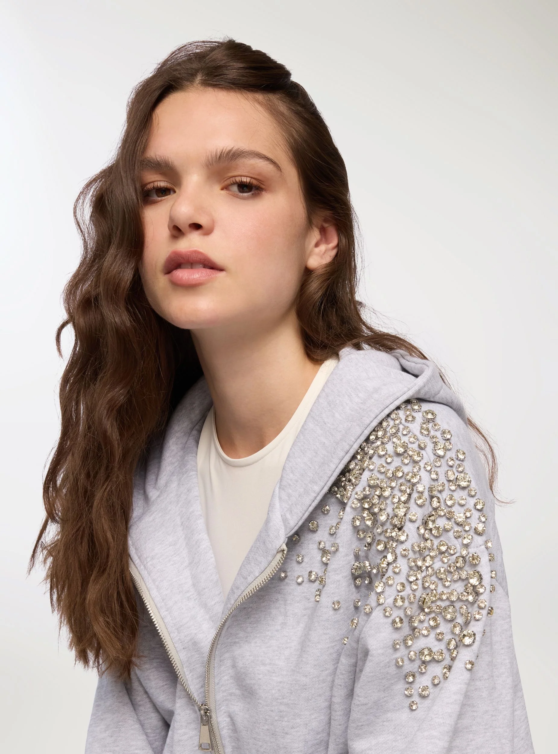 Felpa con cappuccio e zip con strass - Image 3