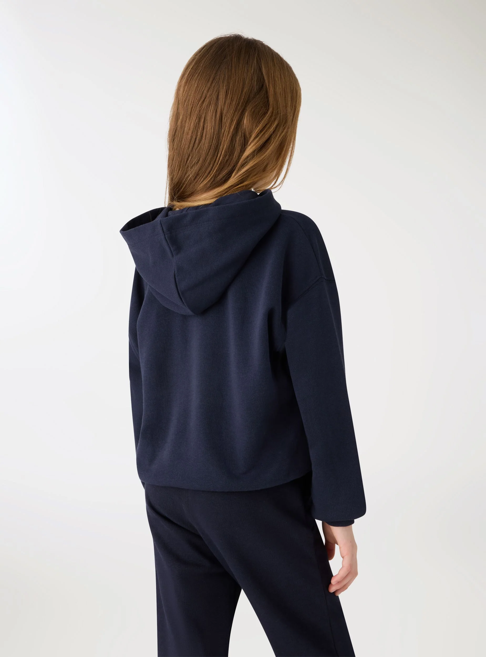 Felpa crop con cappuccio e stampa college