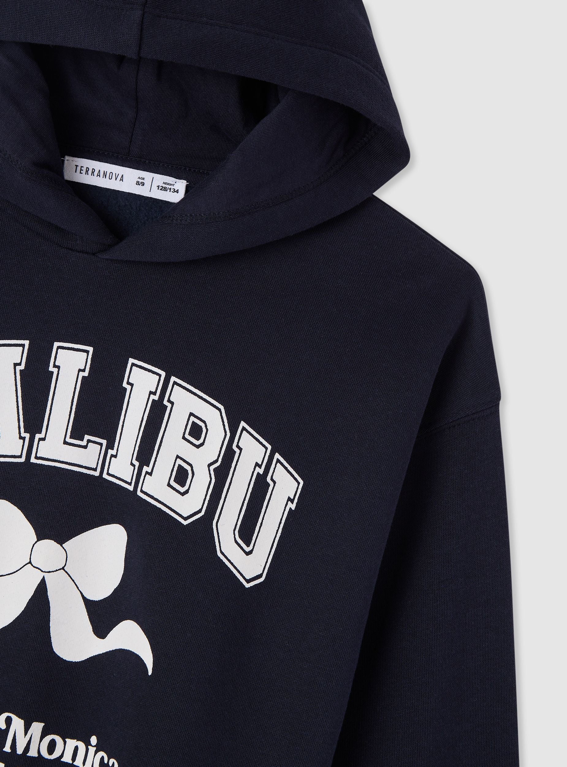 Felpa crop con cappuccio e stampa college - Image 6