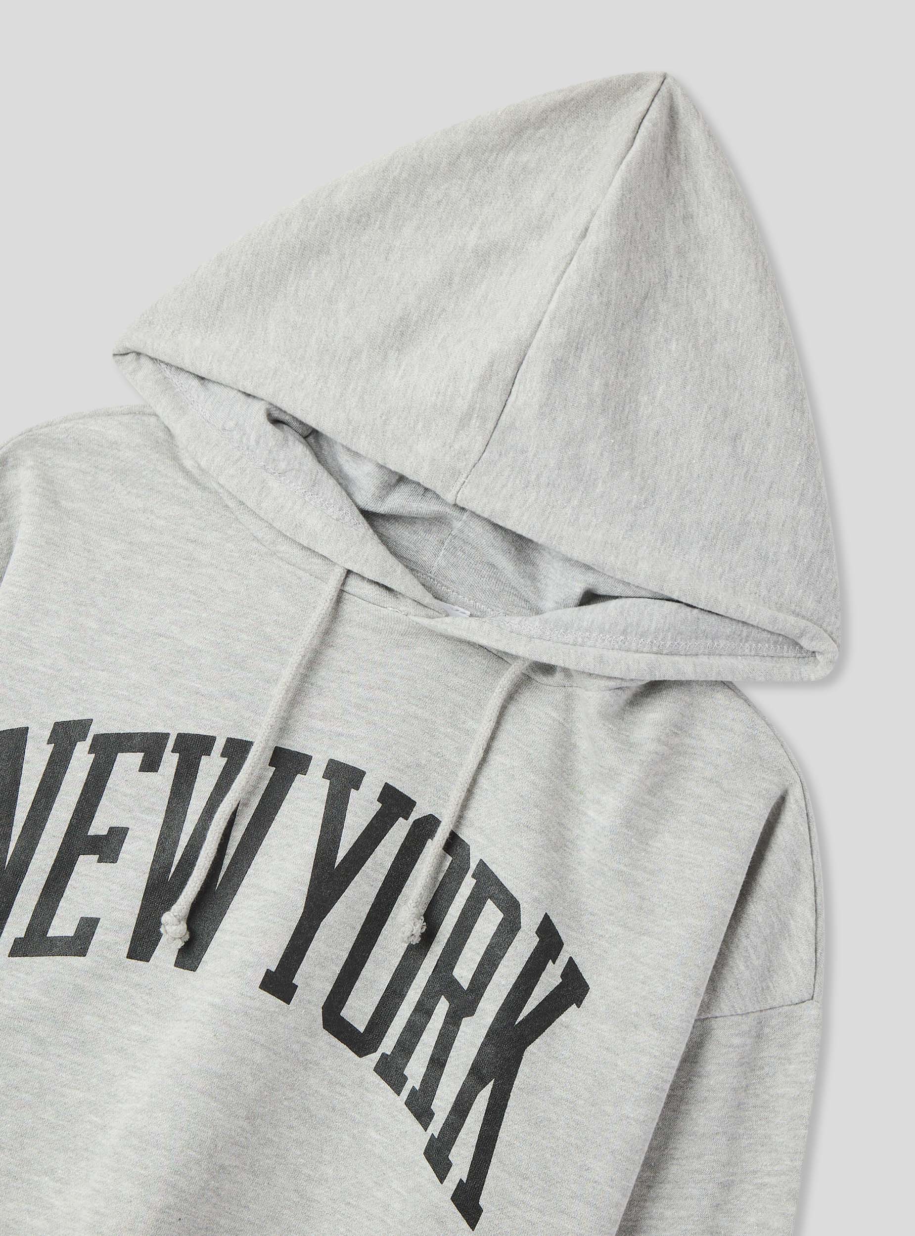 Felpa crop con cappuccio e stampa New York - Image 5