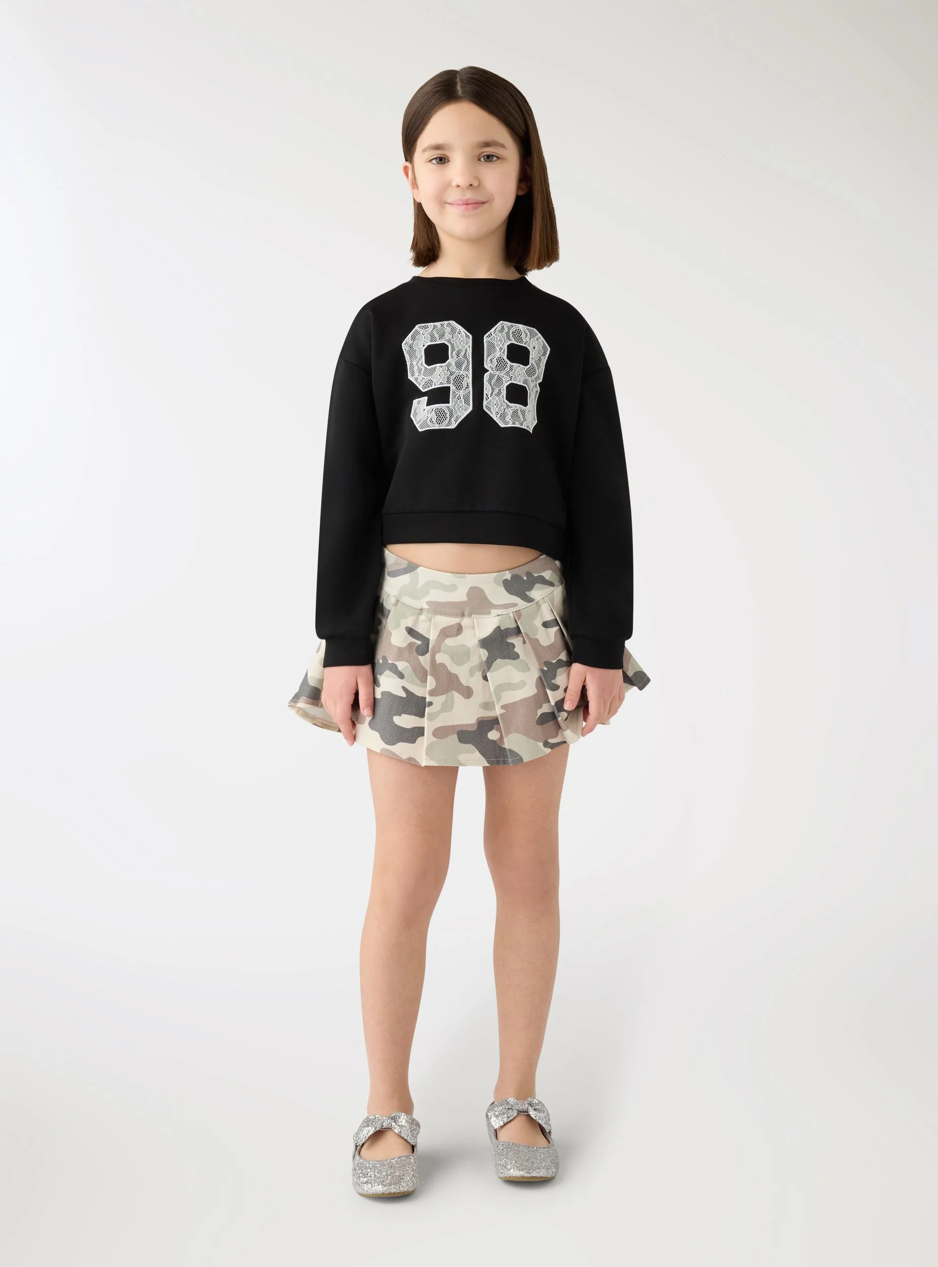 Felpa crop girocollo con patch in pizzo