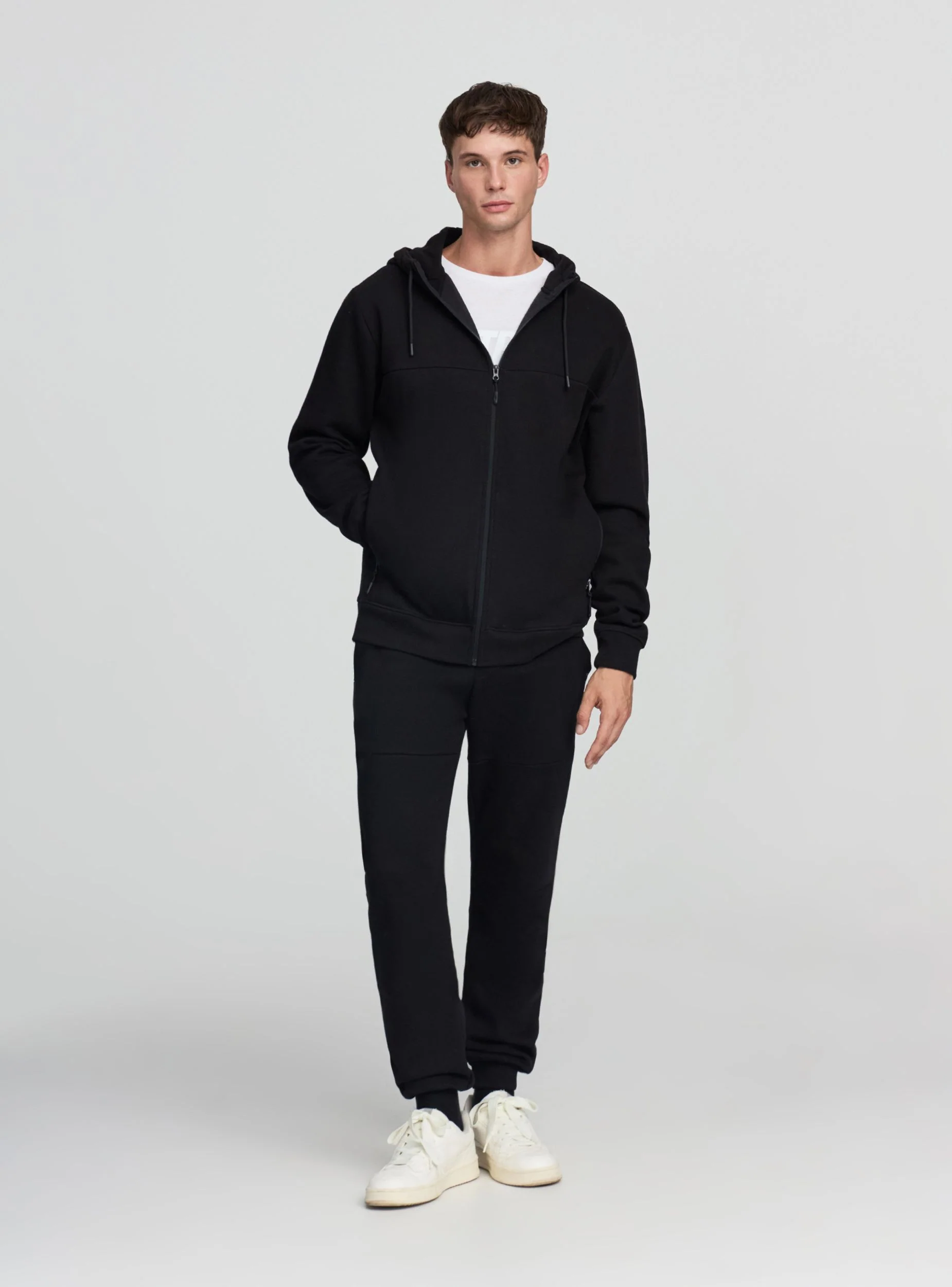 Felpa tecnica con cappuccio e zip