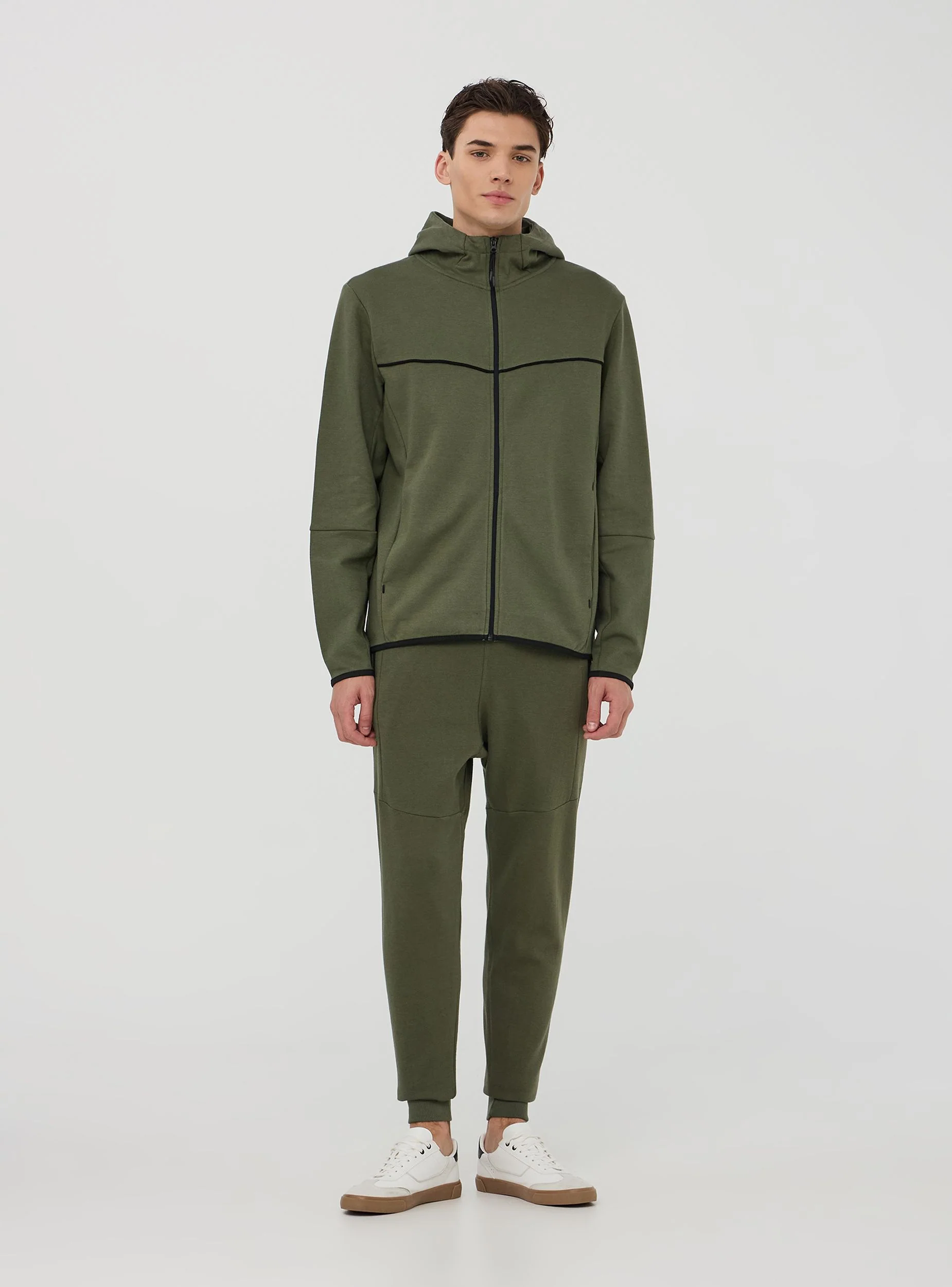 Felpa tecnica con cappuccio e zip in misto cotone pesante