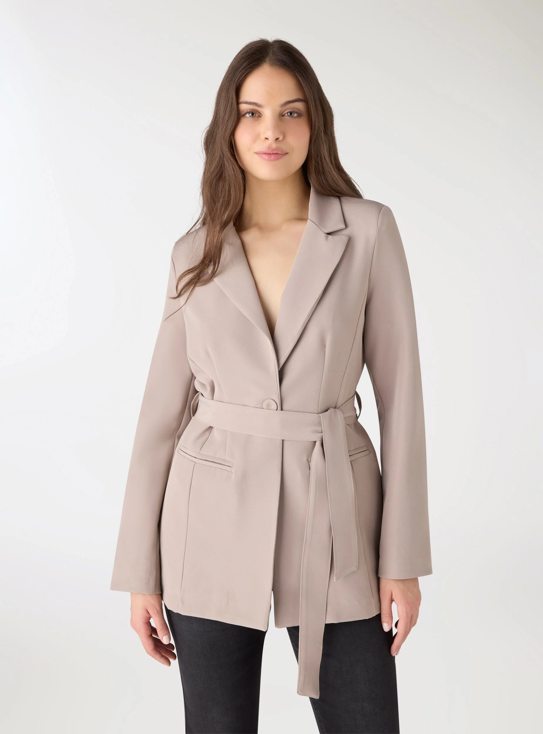Giacca blazer con cintura - Image 4