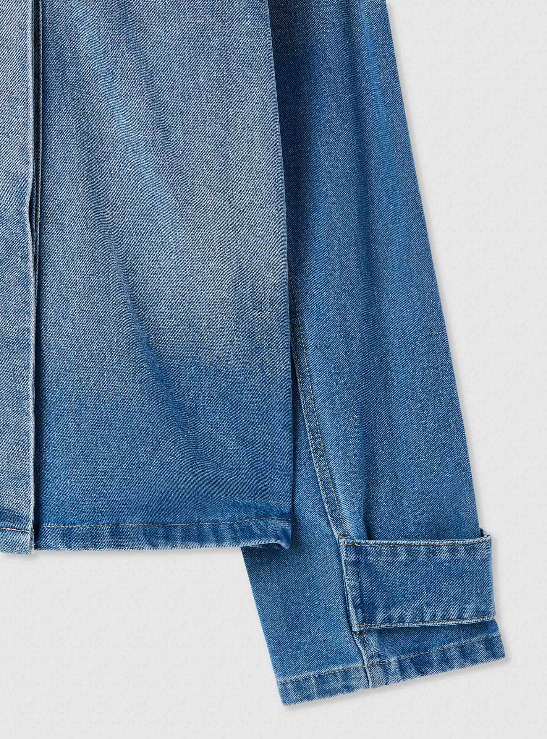 Giacca denim con collo ampio e bottoni nascosti - Image 6